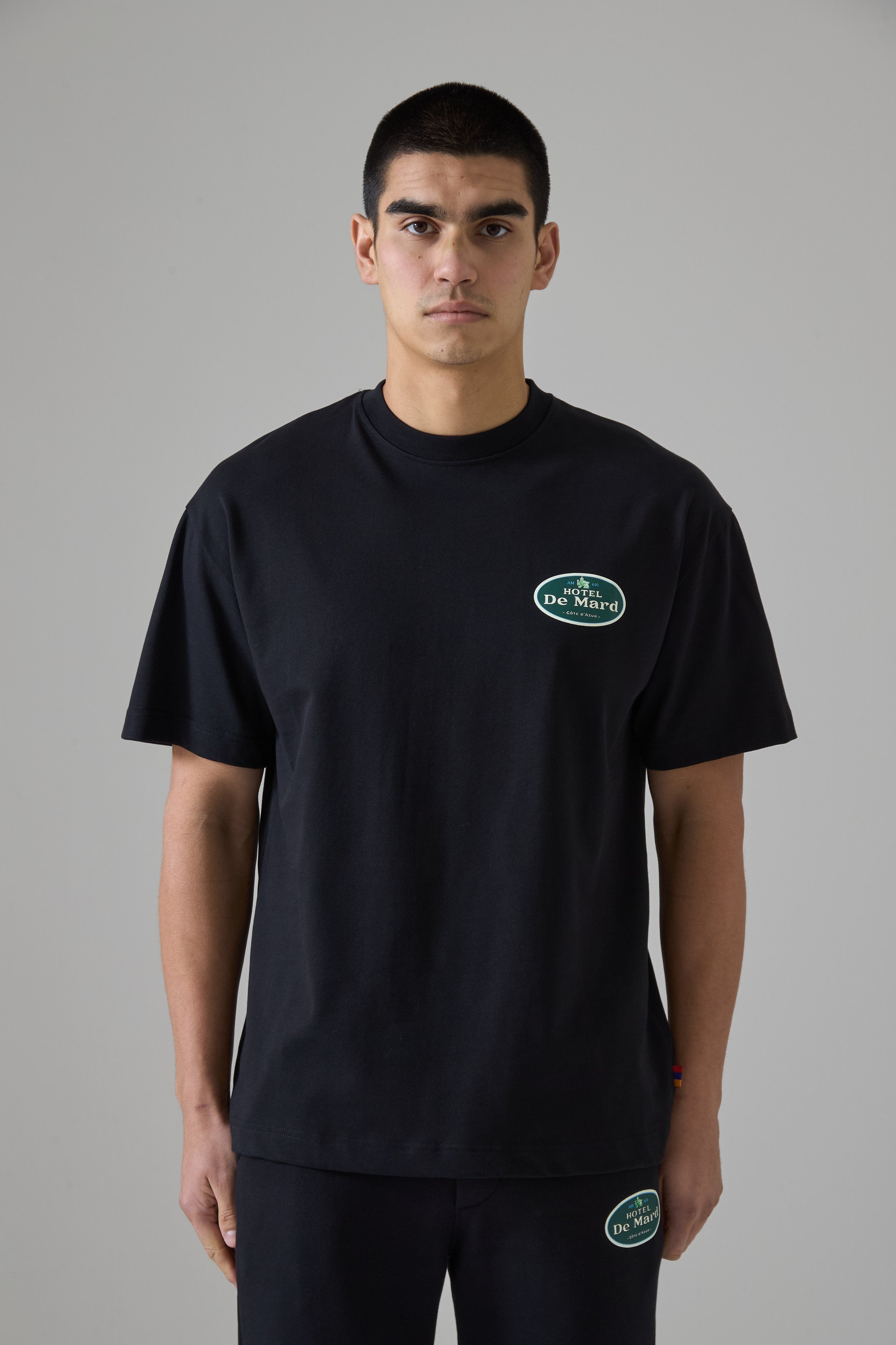 Hotel De Mard Черная Футболка