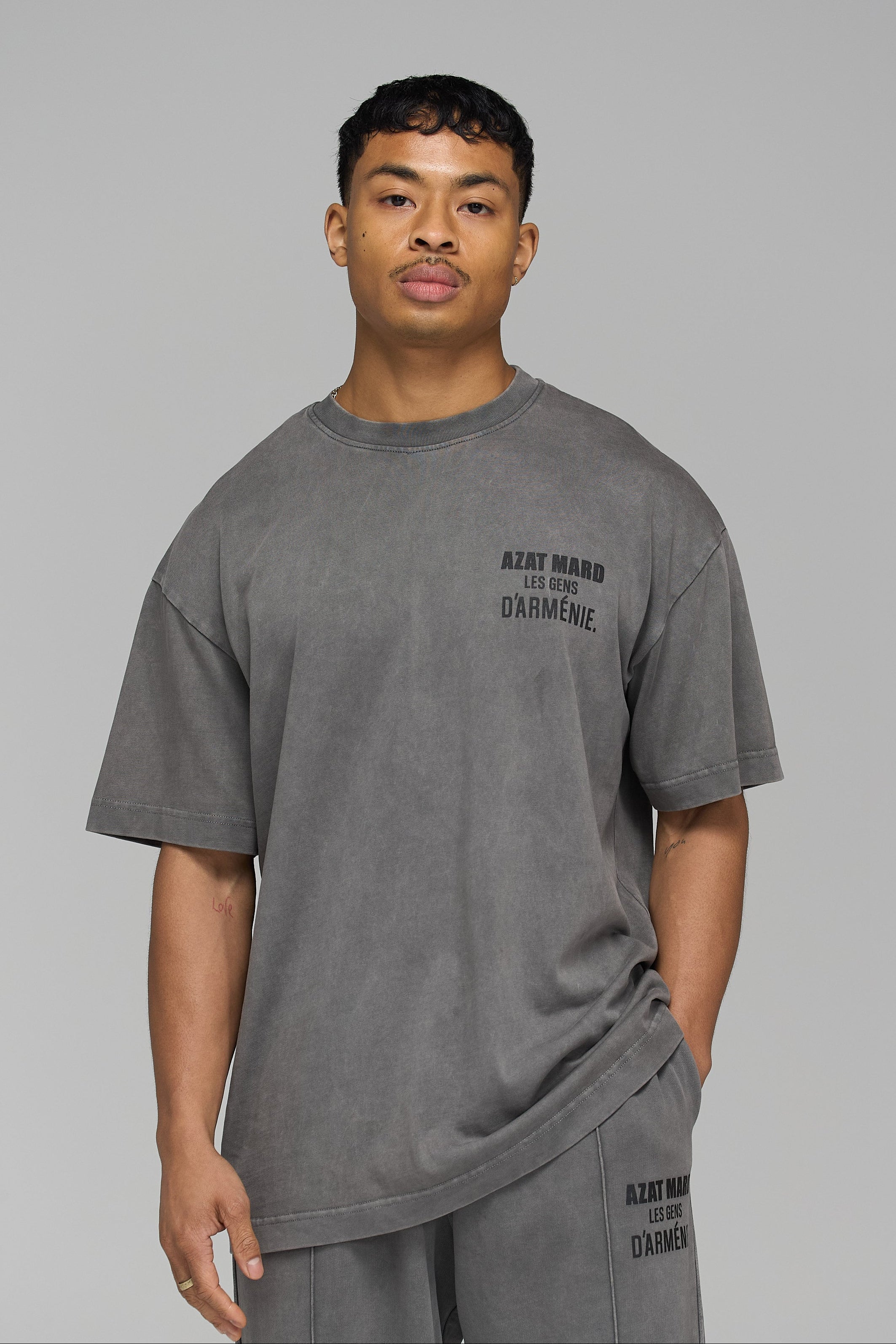 LES GENS WASHED CHARCOAL T-SHIRT