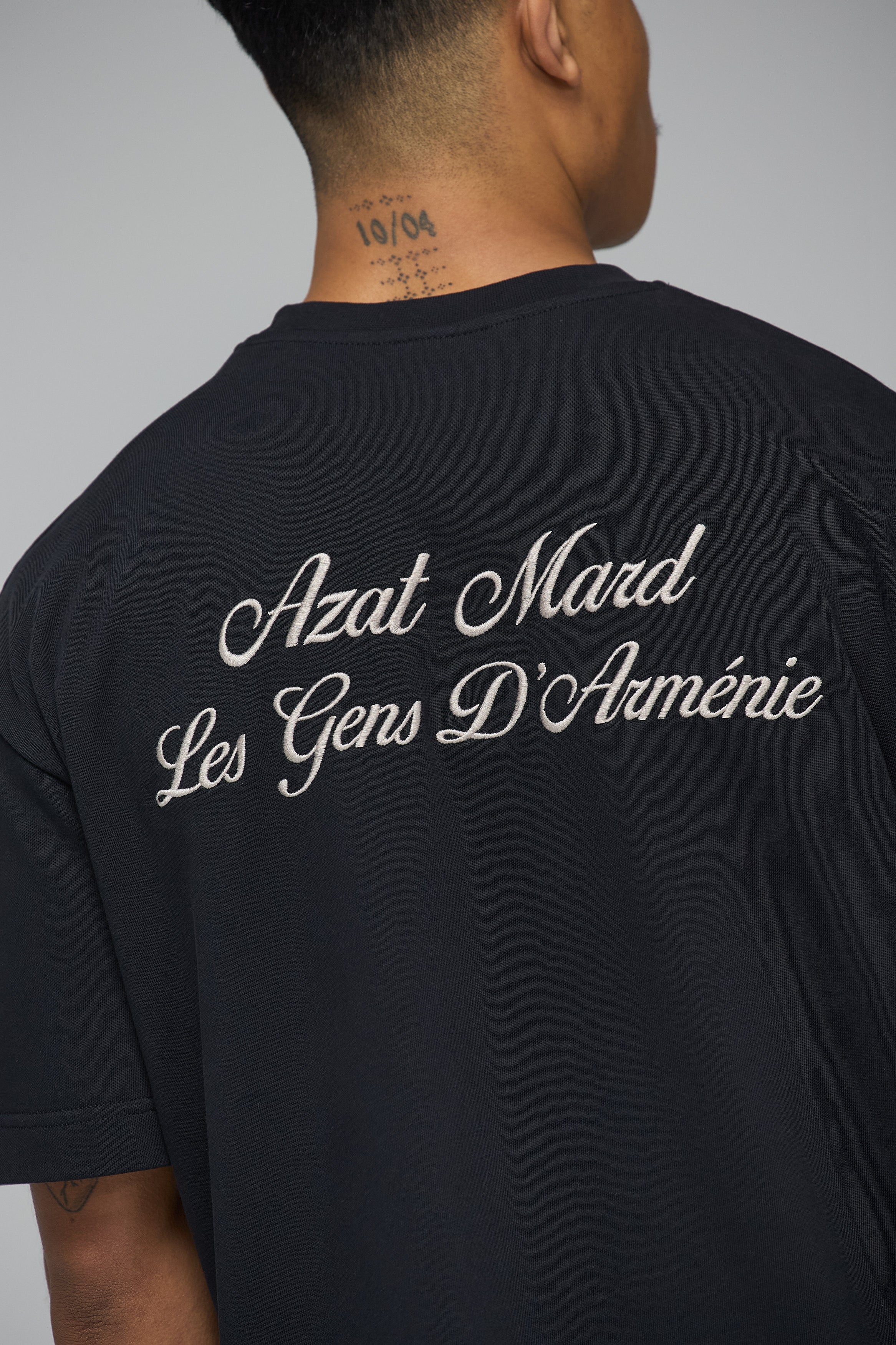 LES GENS SIGNATURE BLACK T-SHIRT