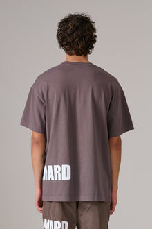  Շագանակագույն Տարբերանշանով Շապիկ