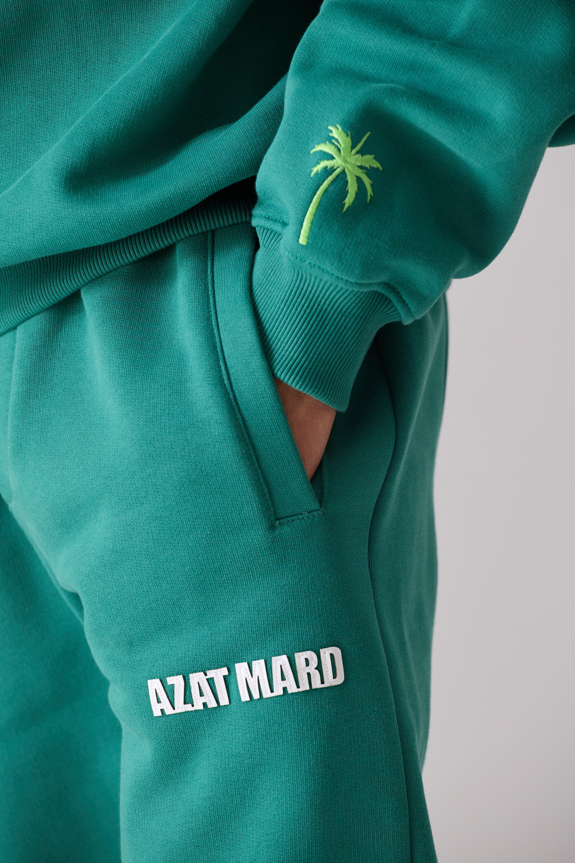 GREEN AM COUNTRY CLUB SWEATER