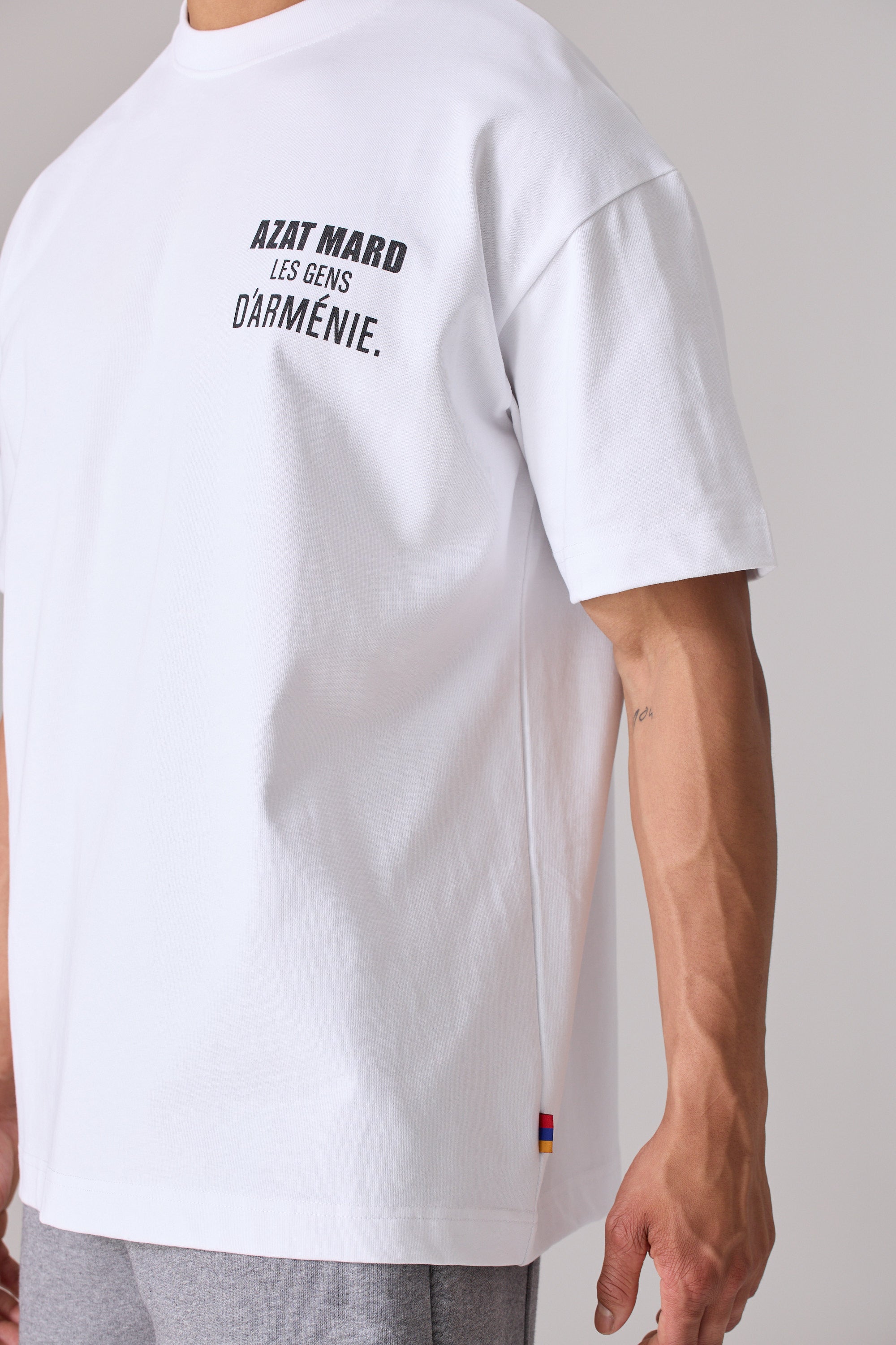 LES GENS WHITE/BLACK T-SHIRT