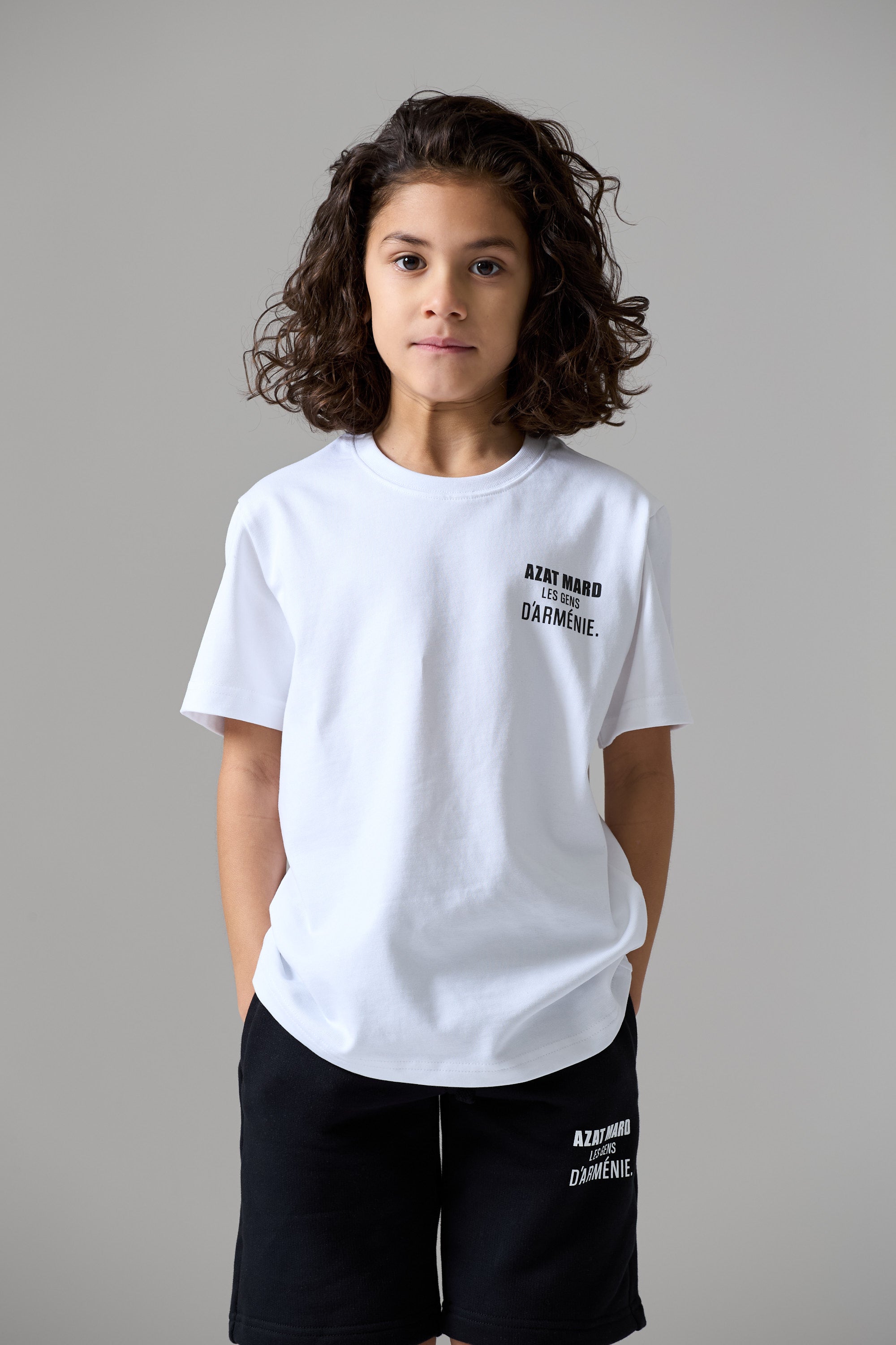 LES GENS WHITE T-SHIRT & BLACK SHORT KIDS TWINSET