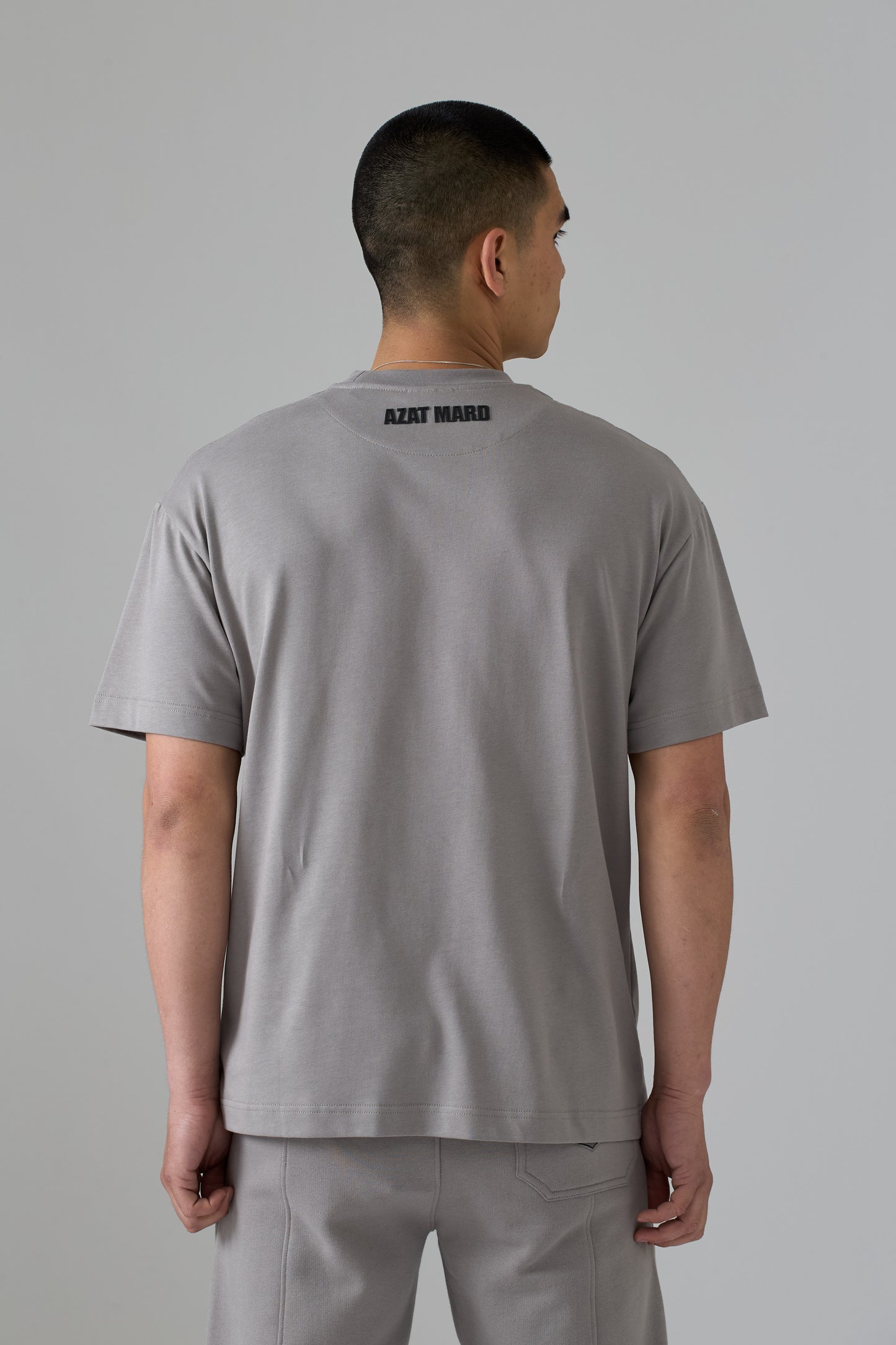 GREY FRONT CREST T-SHIRT