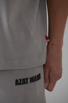 Զինանշանով Մոխրագույն Շապիկ