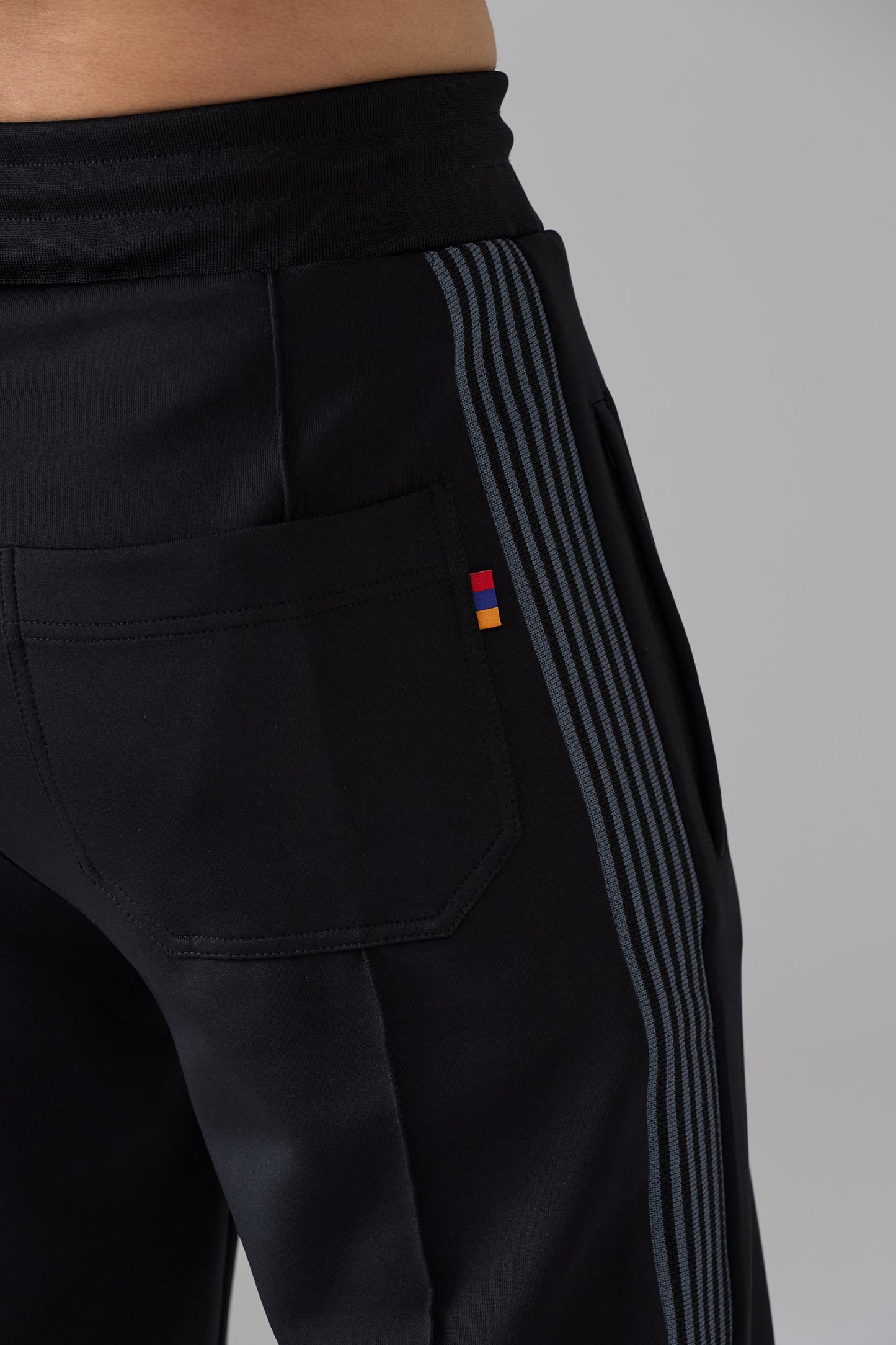 BLACK/BLACK TRACKSUIT PANTS