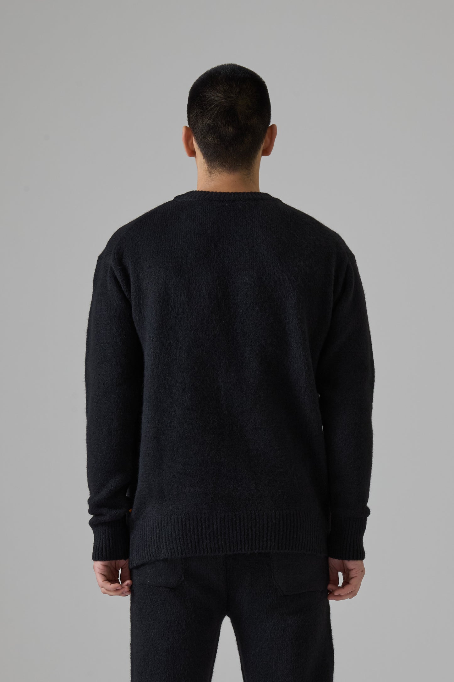 BLACK KNITWEAR SWEATER