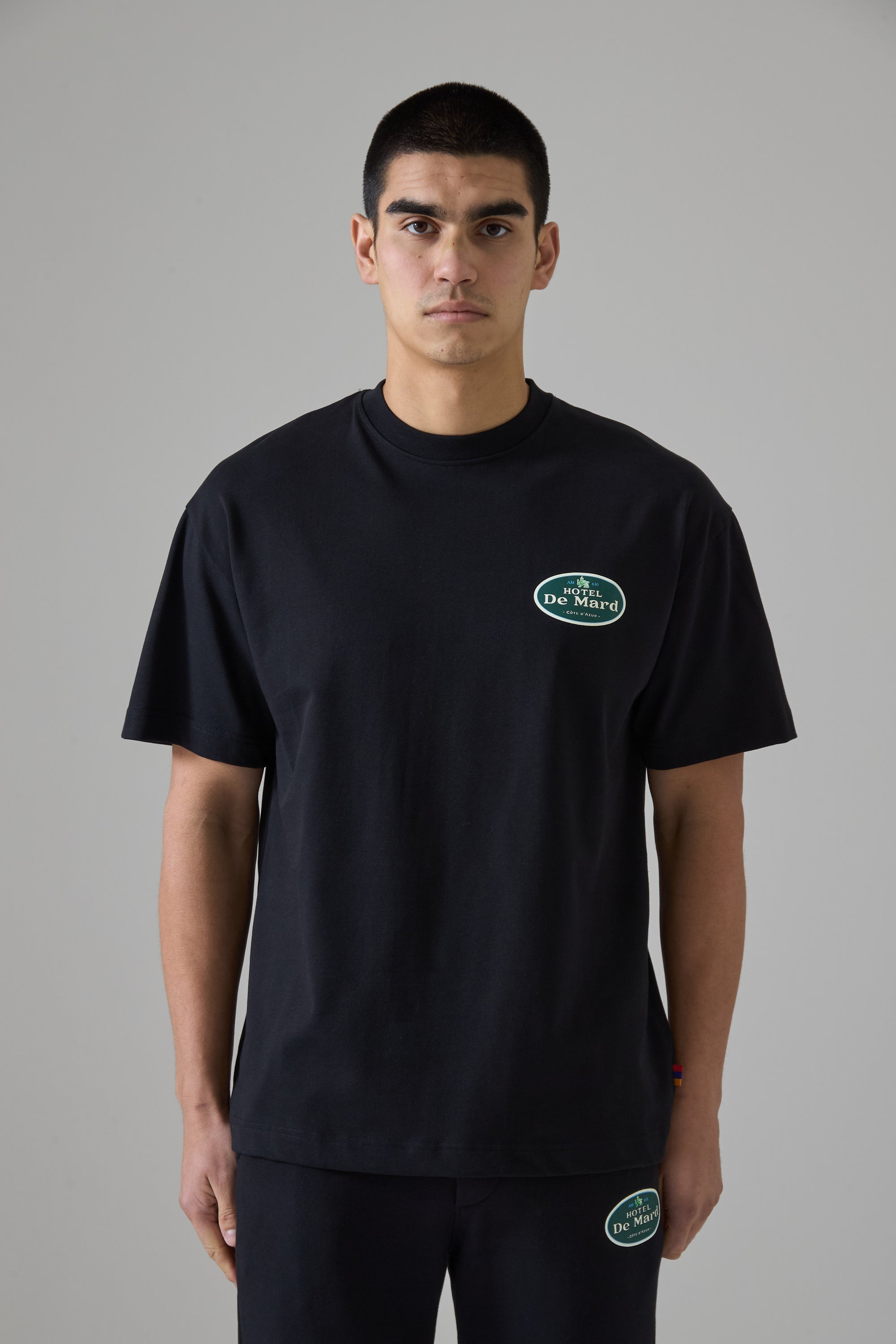 Hotel De Mard Черная Футболка
