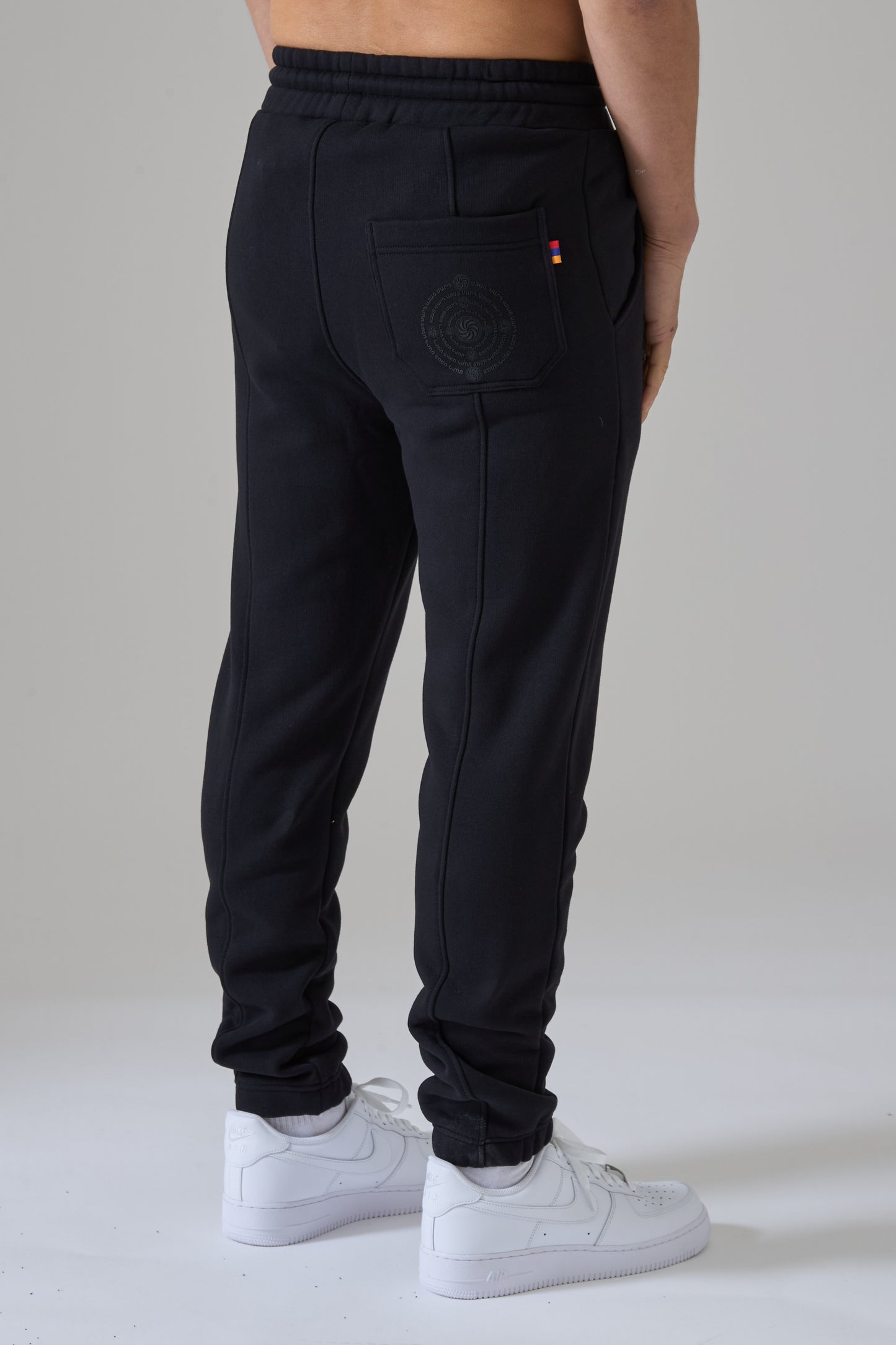 WHEEL OF ETERNITY BLACK JOGGERS