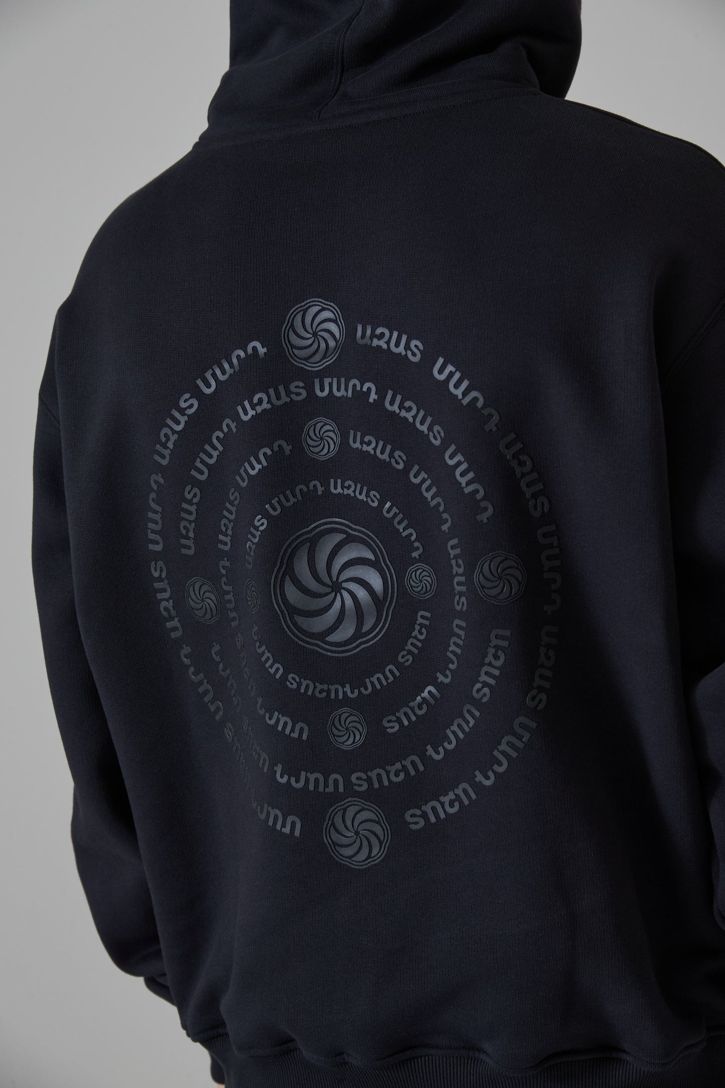 WHEEL OF ETERNITY BLACK HOODIE