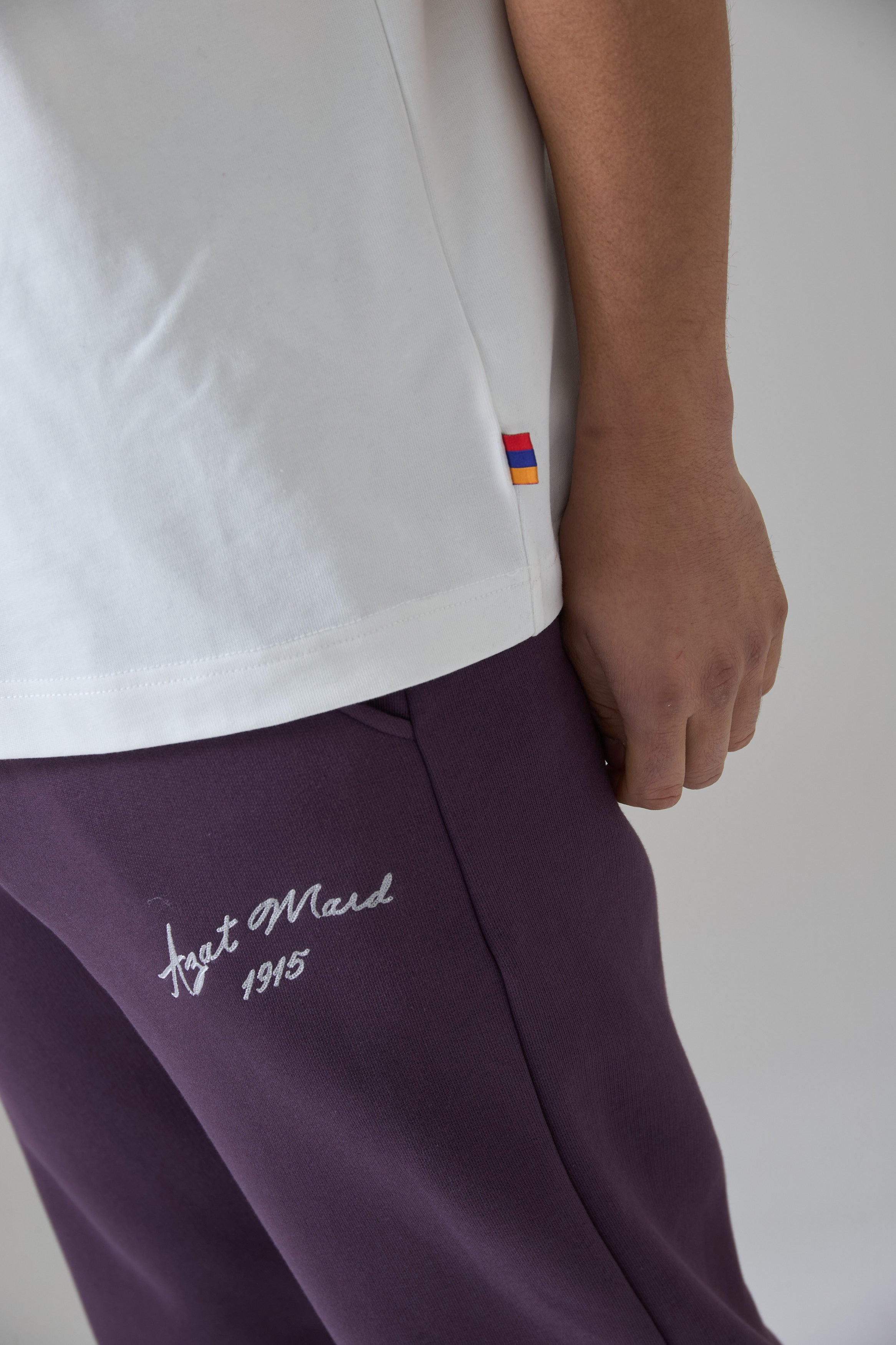 Անմոռուկով Սպիտակ շապիկ