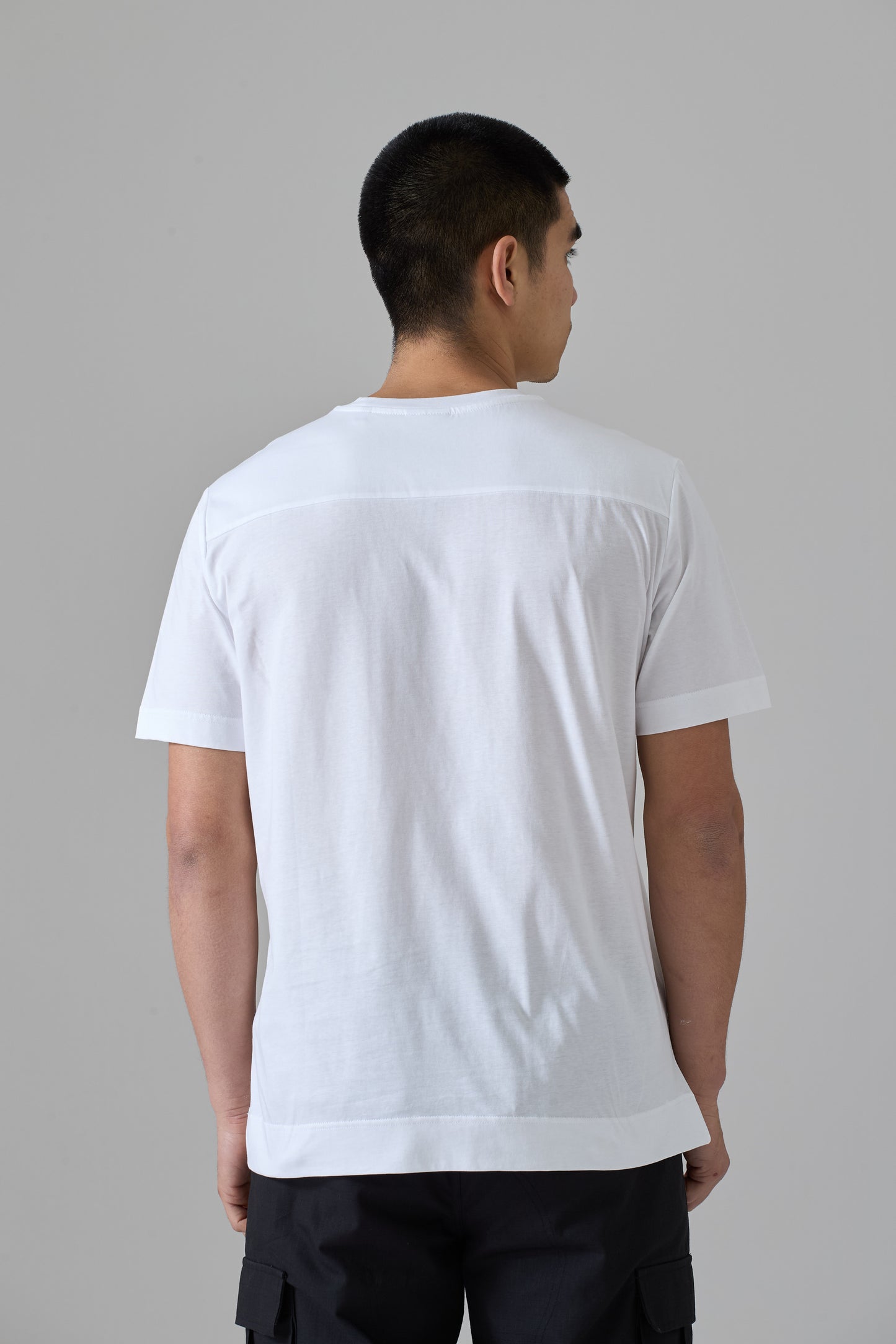 WHITE MERCERISED T-SHIRT WITH BLACK ORGANIC LEATHER LOGO