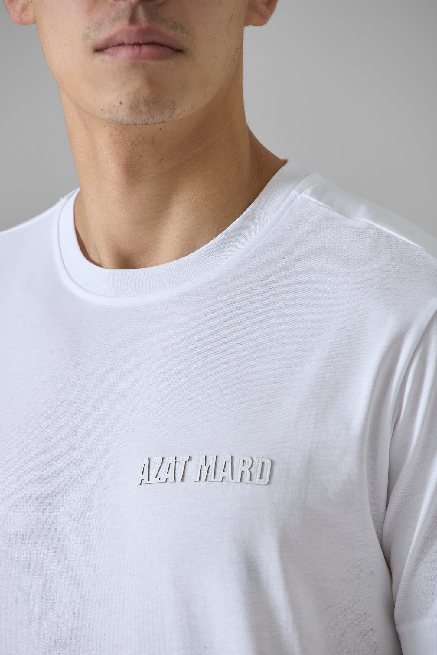 WHITE MERCERISED T-SHIRT WITH WHITE ORGANIC LEATHER LOGO