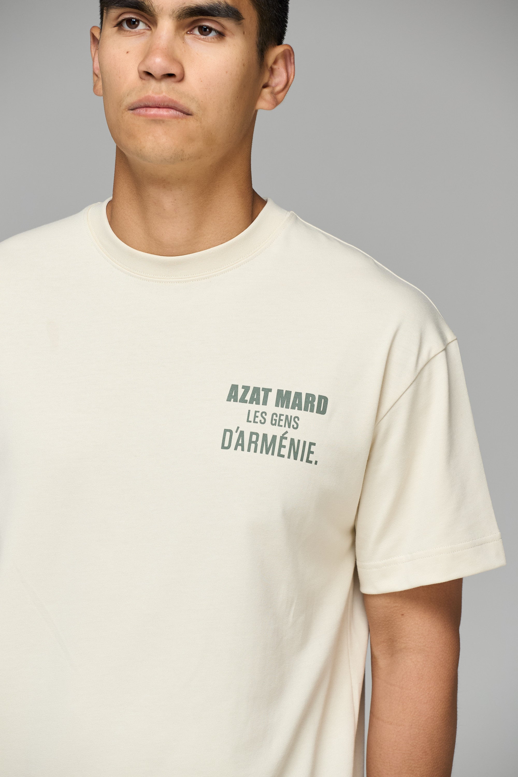 LES GENS STONE/GREEN T-SHIRT