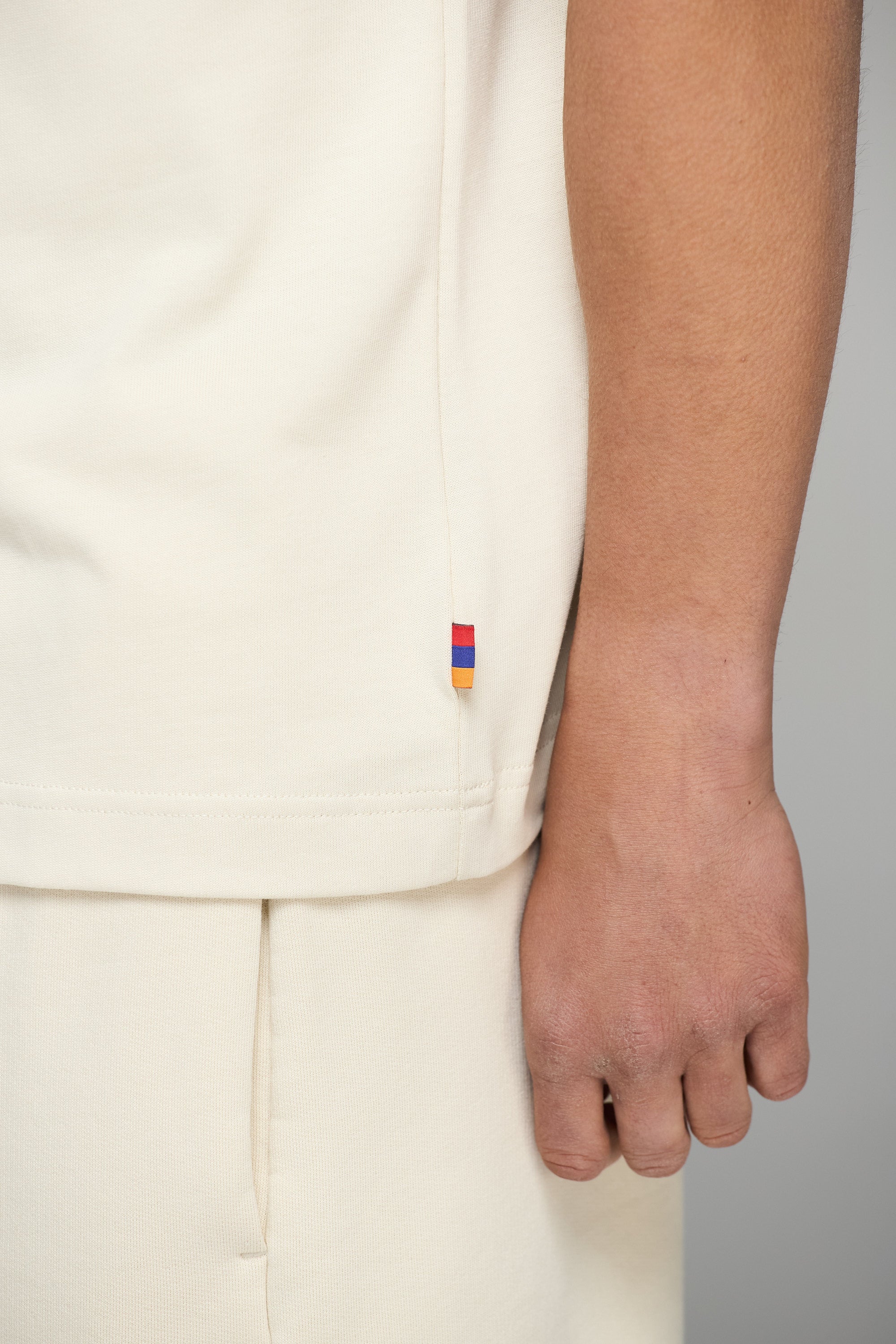 LES GENS STONE/GREEN T-SHIRT