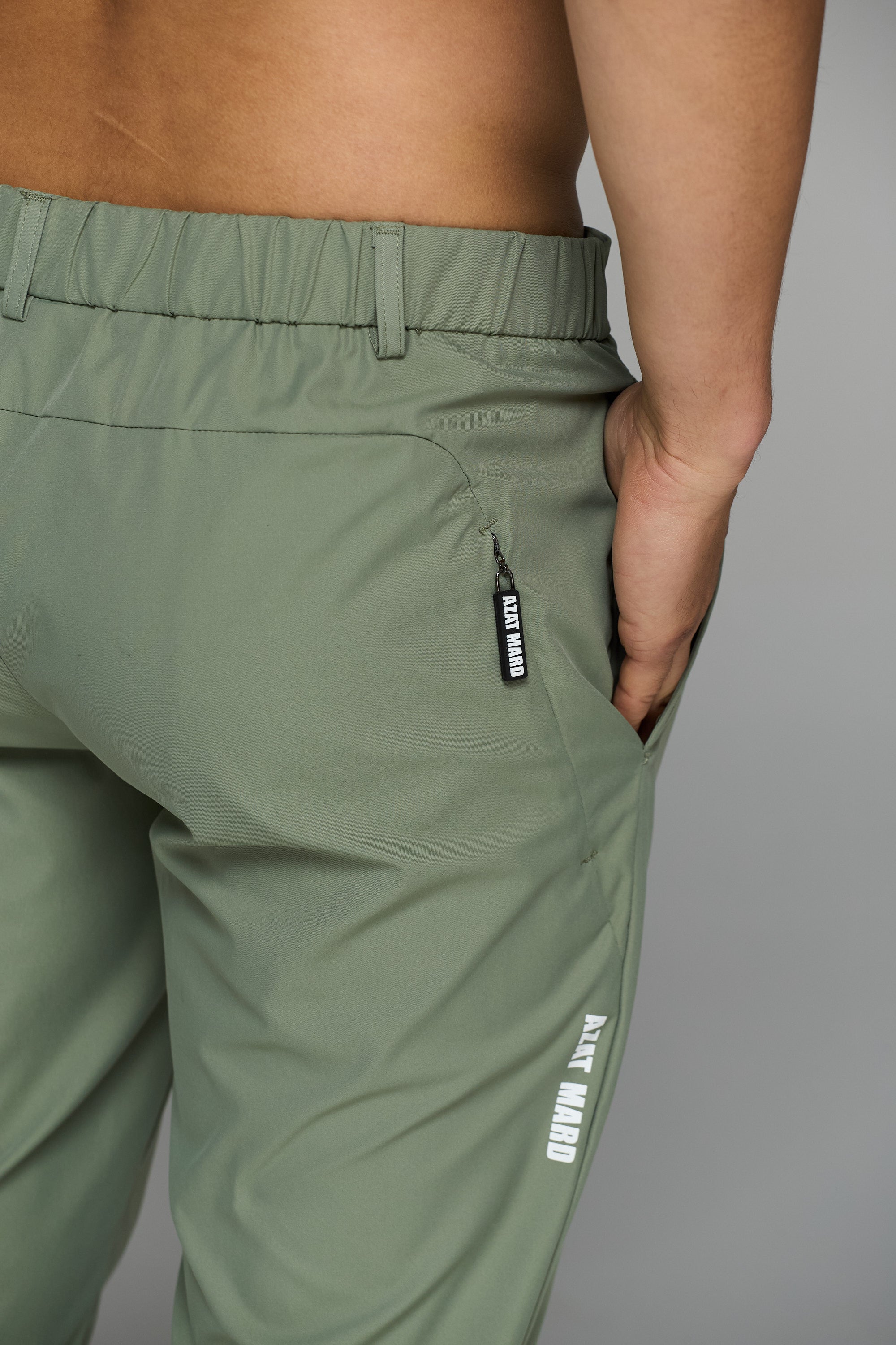 KHAKI ACTIVEWEAR GOLF TROUSERS
