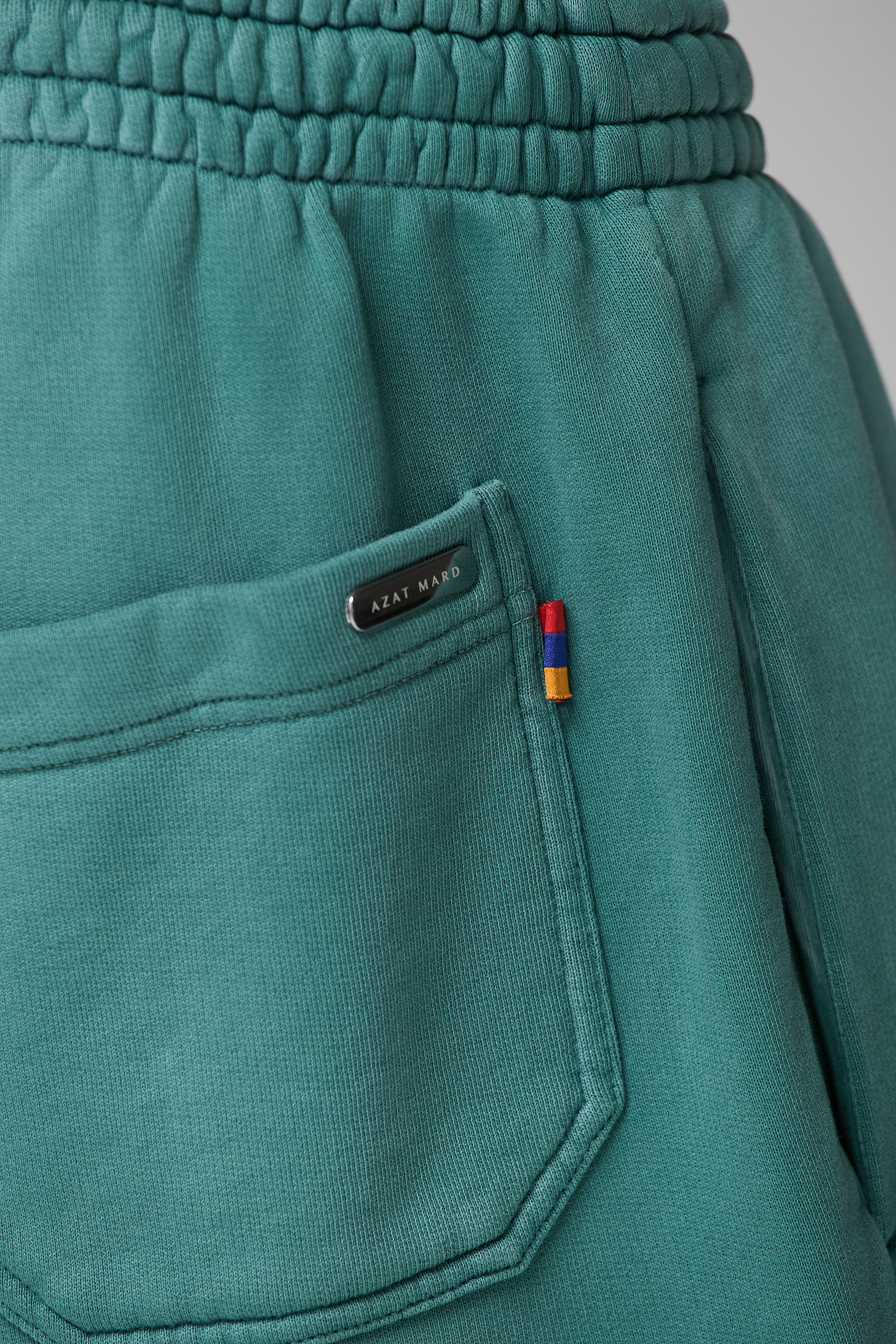 LES GENS WASHED GREEN SHORTS