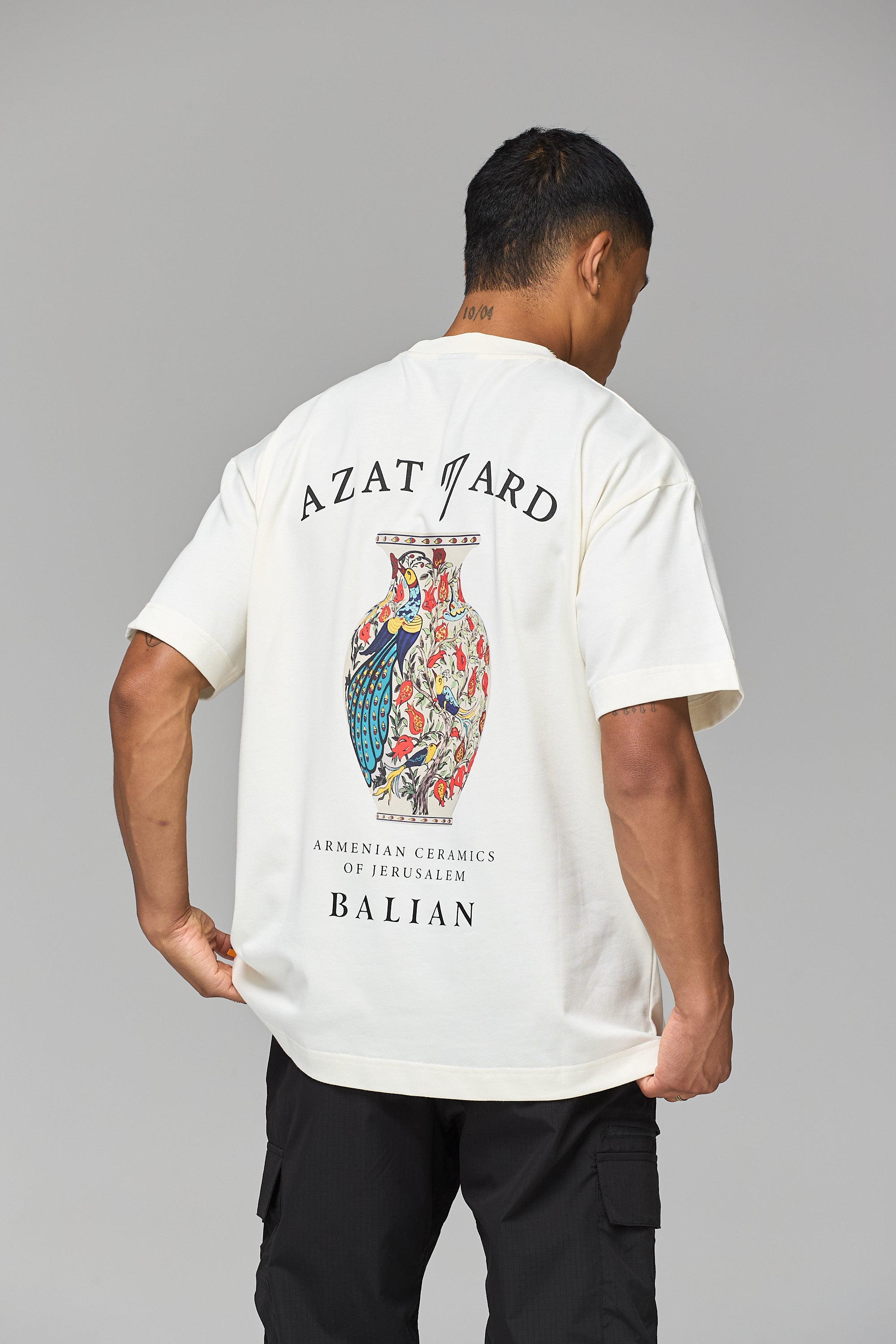 SPECIAL EDITION AZAT MARD X BALIAN VASE T-SHIRT – OFF WHITE