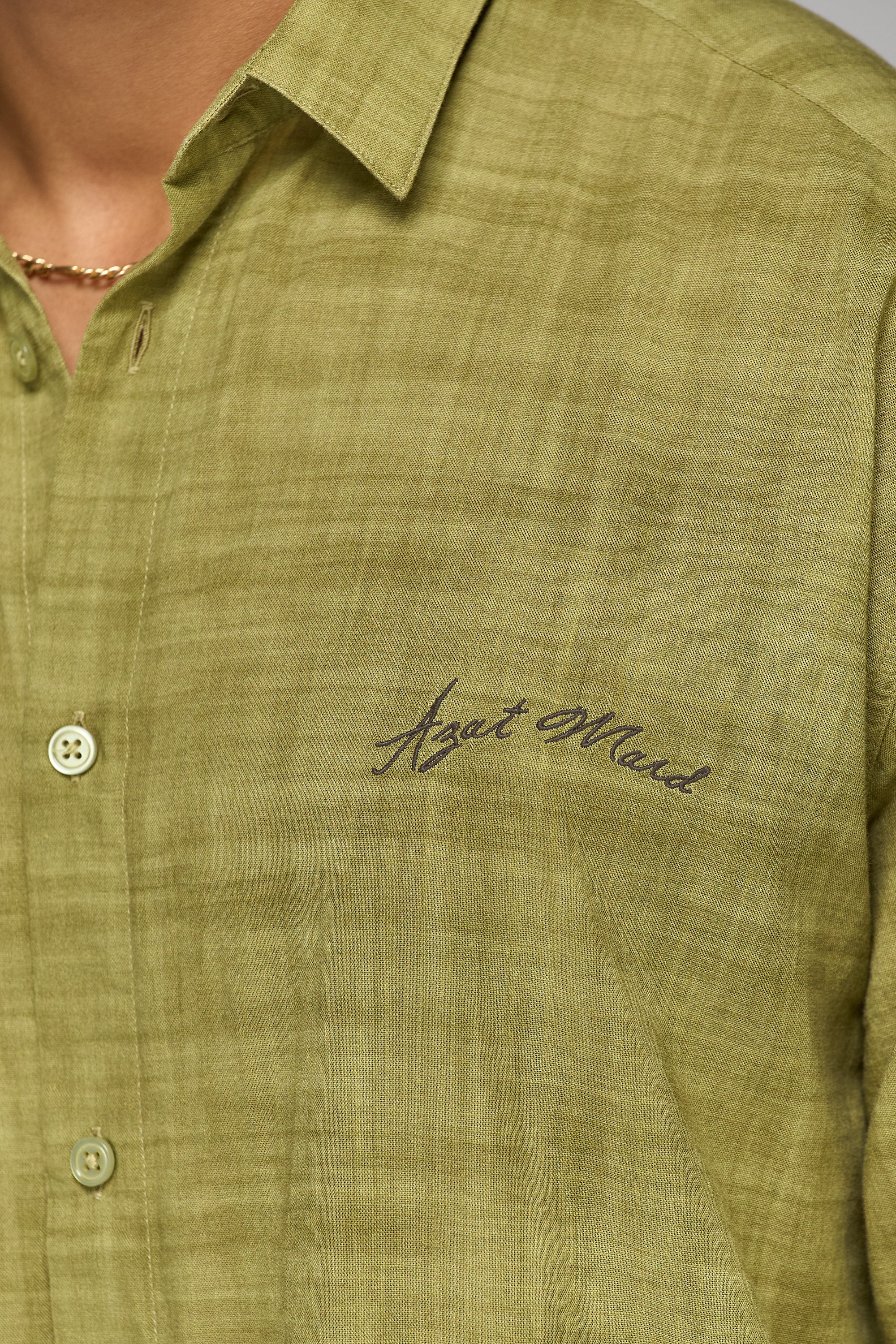 Ազատ Ձևվածքով Կանաչ Շապիկ