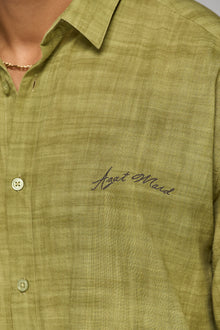 Ազատ Ձևվածքով Կանաչ Շապիկ