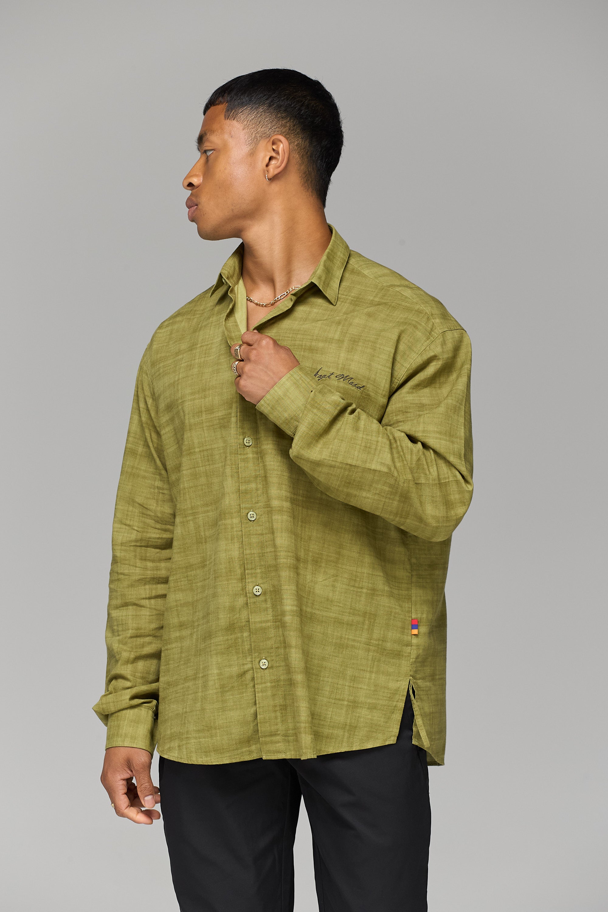 Ազատ Ձևվածքով Կանաչ Շապիկ