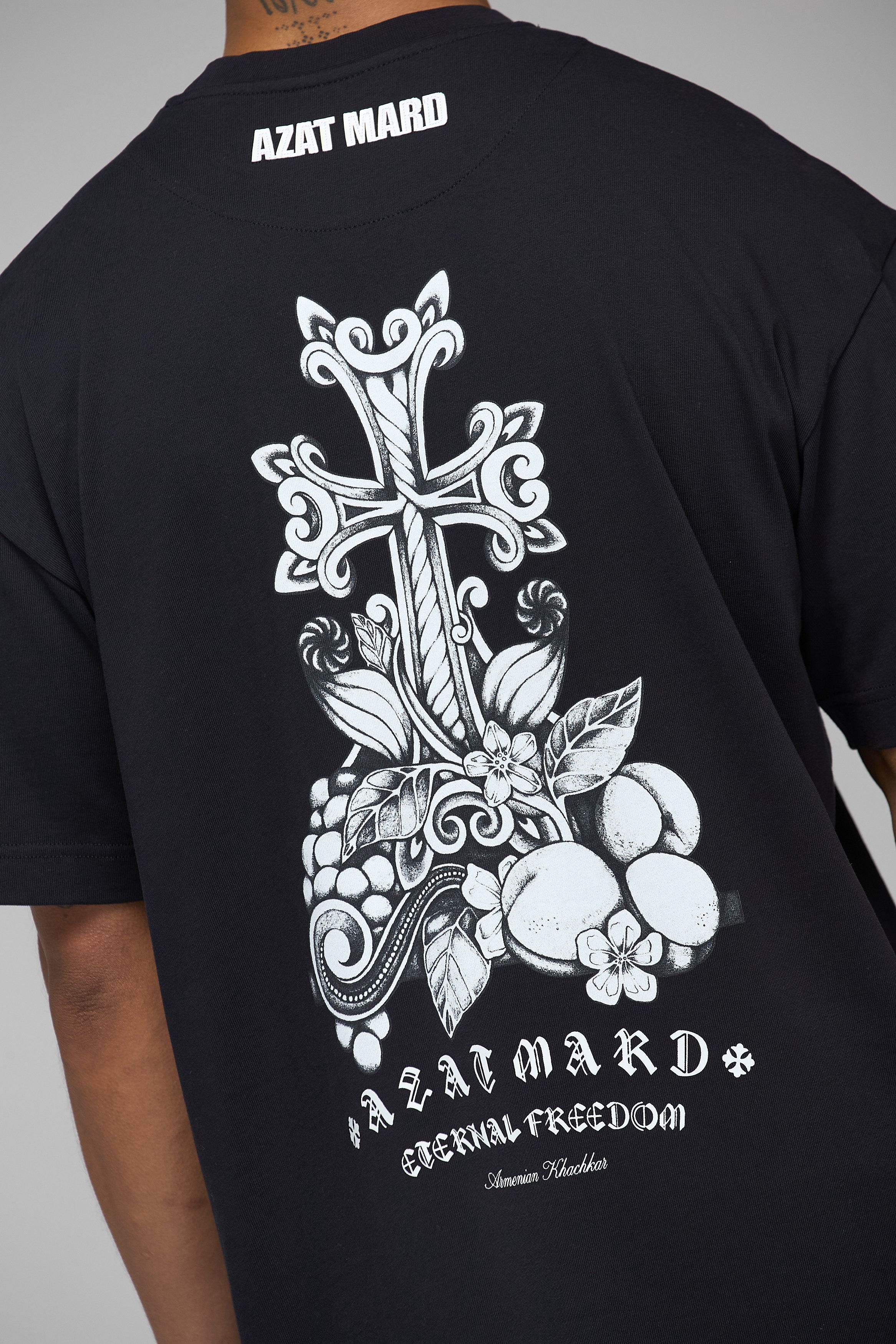 ARMENIAN KHACHKAR BLACK T-SHIRT | Azat Mard