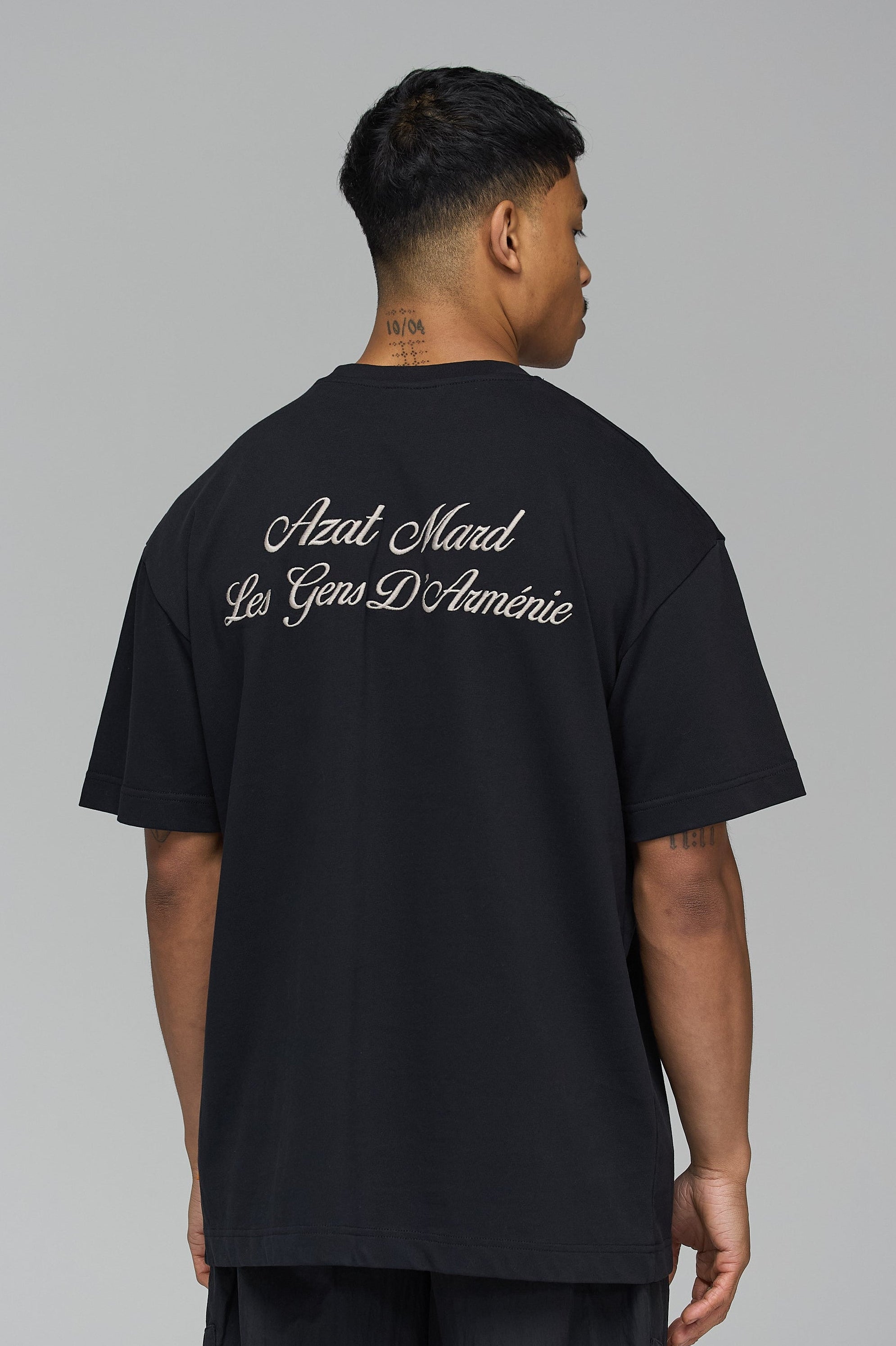 LES GENS SIGNATURE BLACK T-SHIRT | Azat Mard