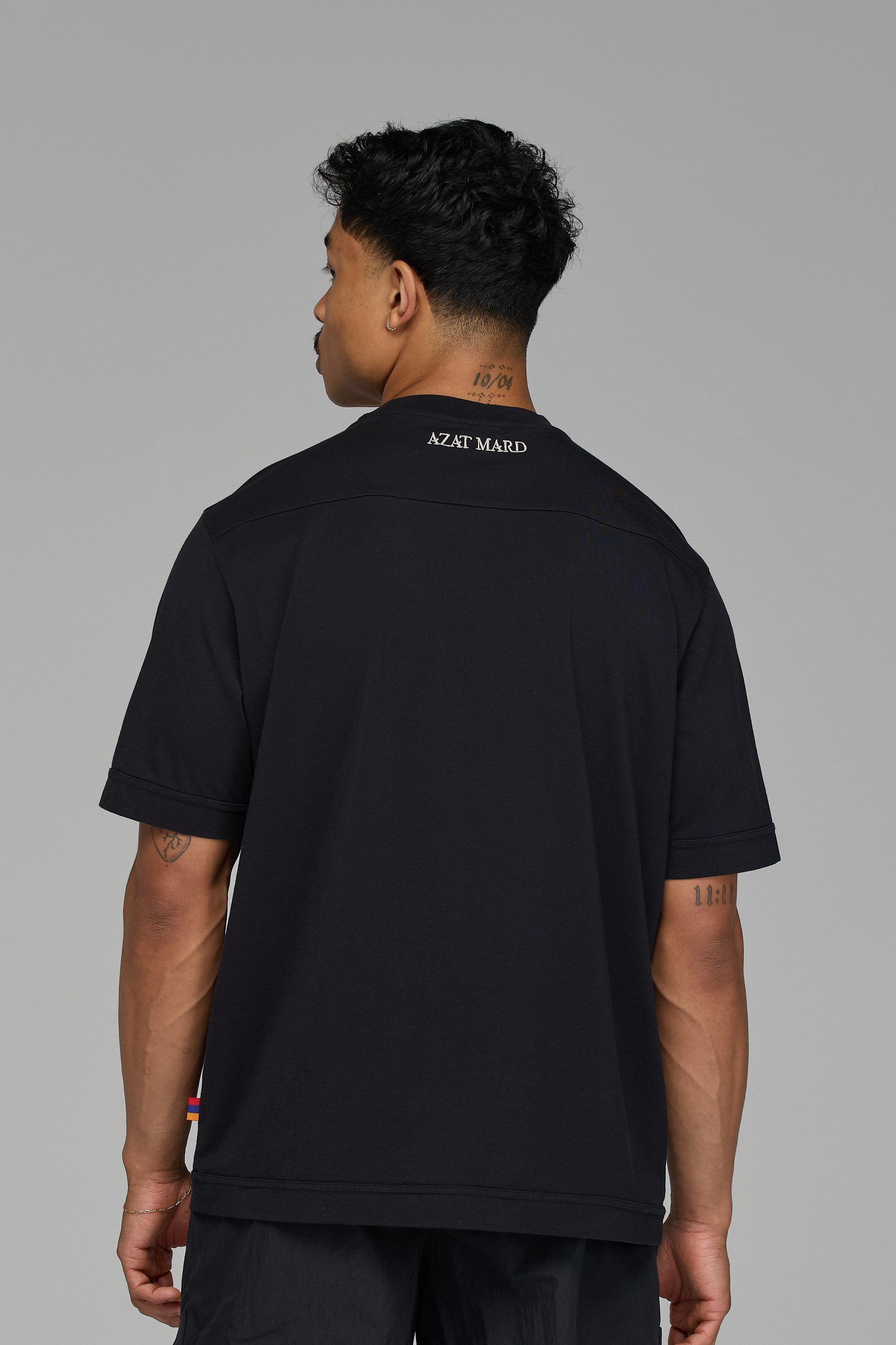 CORE HERITAGE EMBLEM T-SHIRT IN BLACK