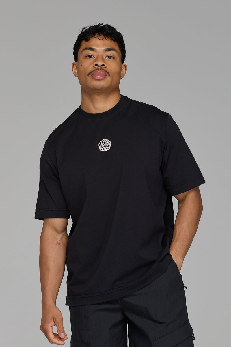 CORE HERITAGE EMBLEM T-SHIRT IN BLACK