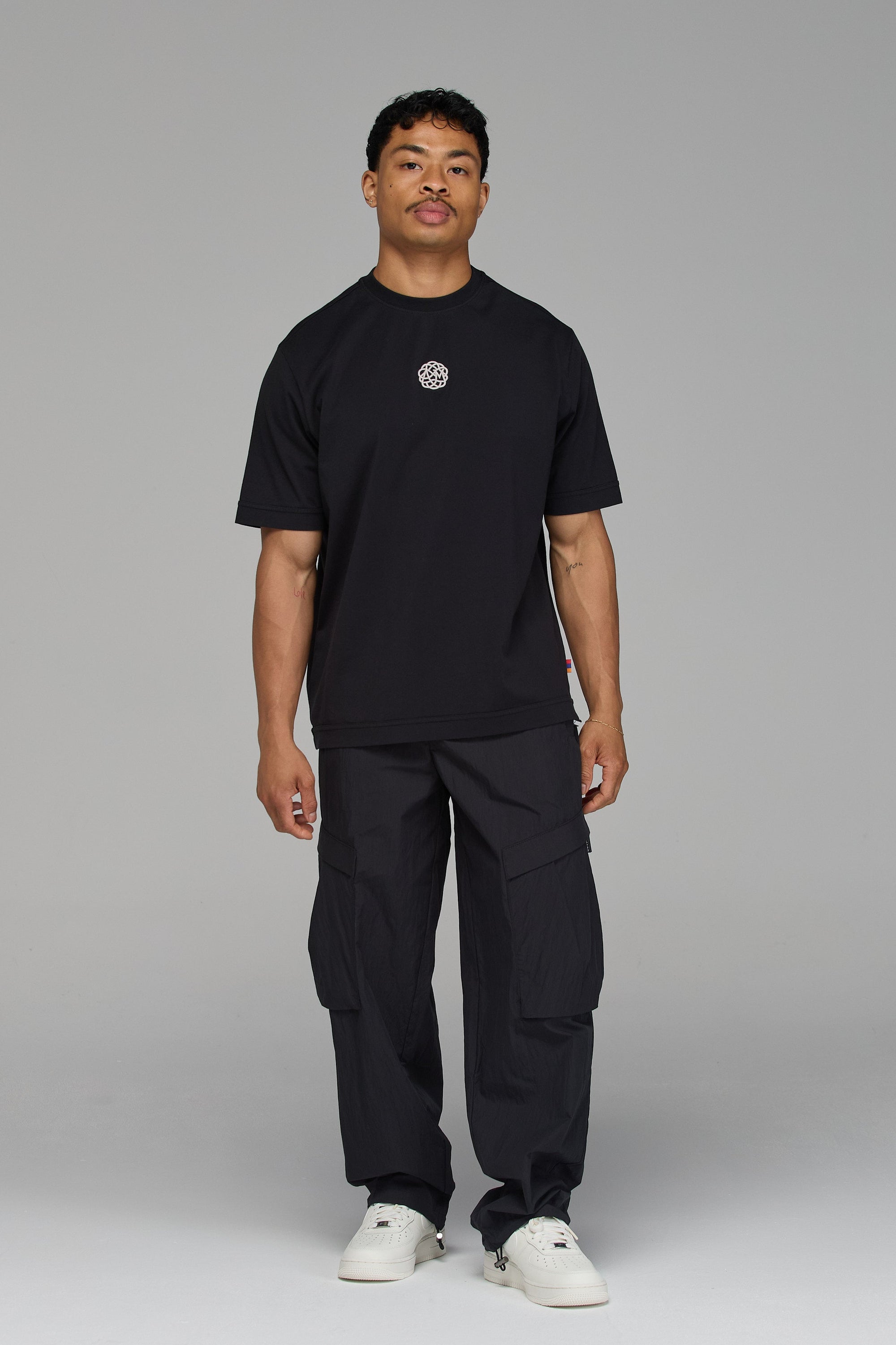 CORE HERITAGE EMBLEM T-SHIRT IN BLACK