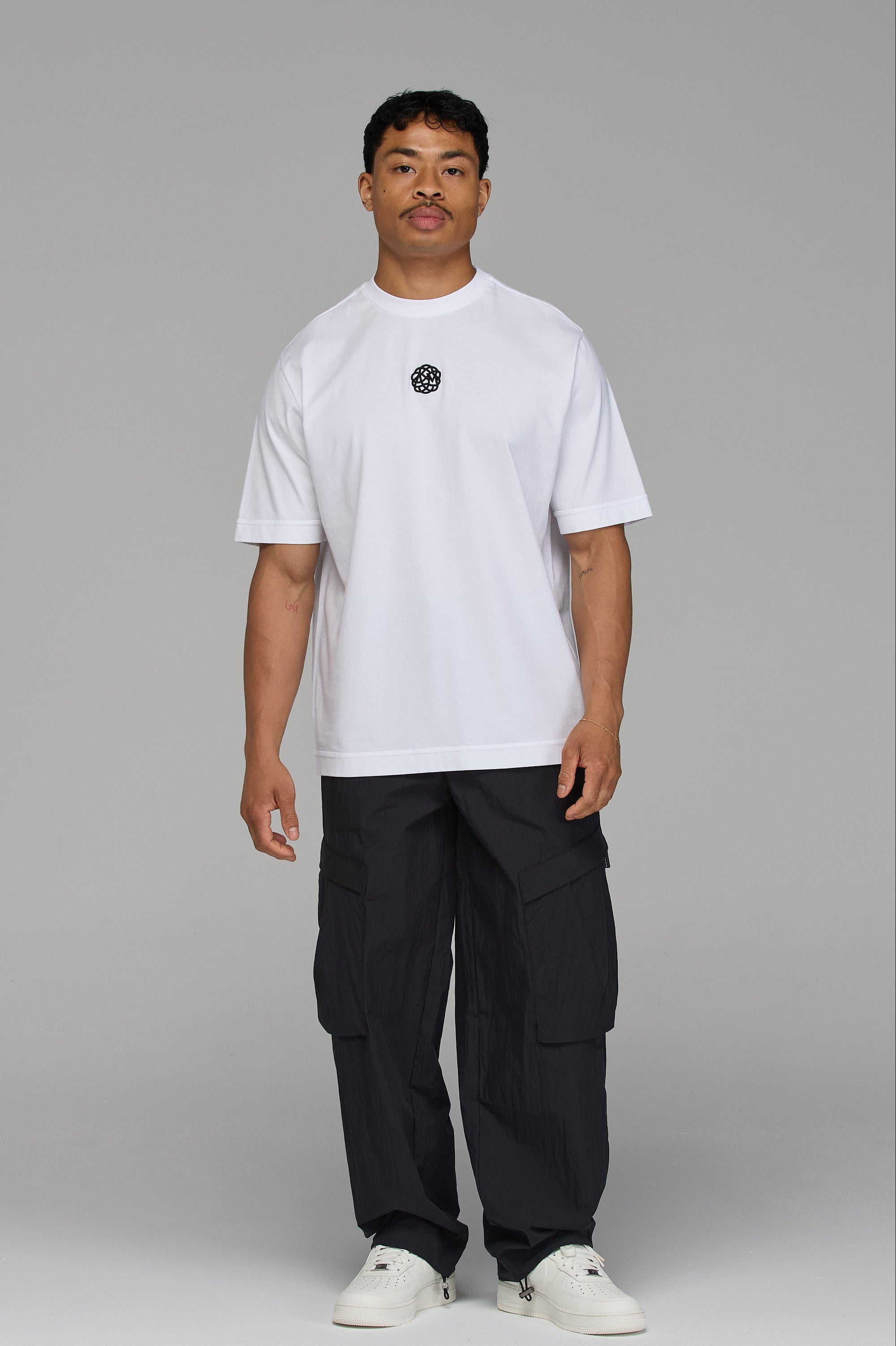 CORE HERITAGE EMBLEM T-SHIRT IN WHITE