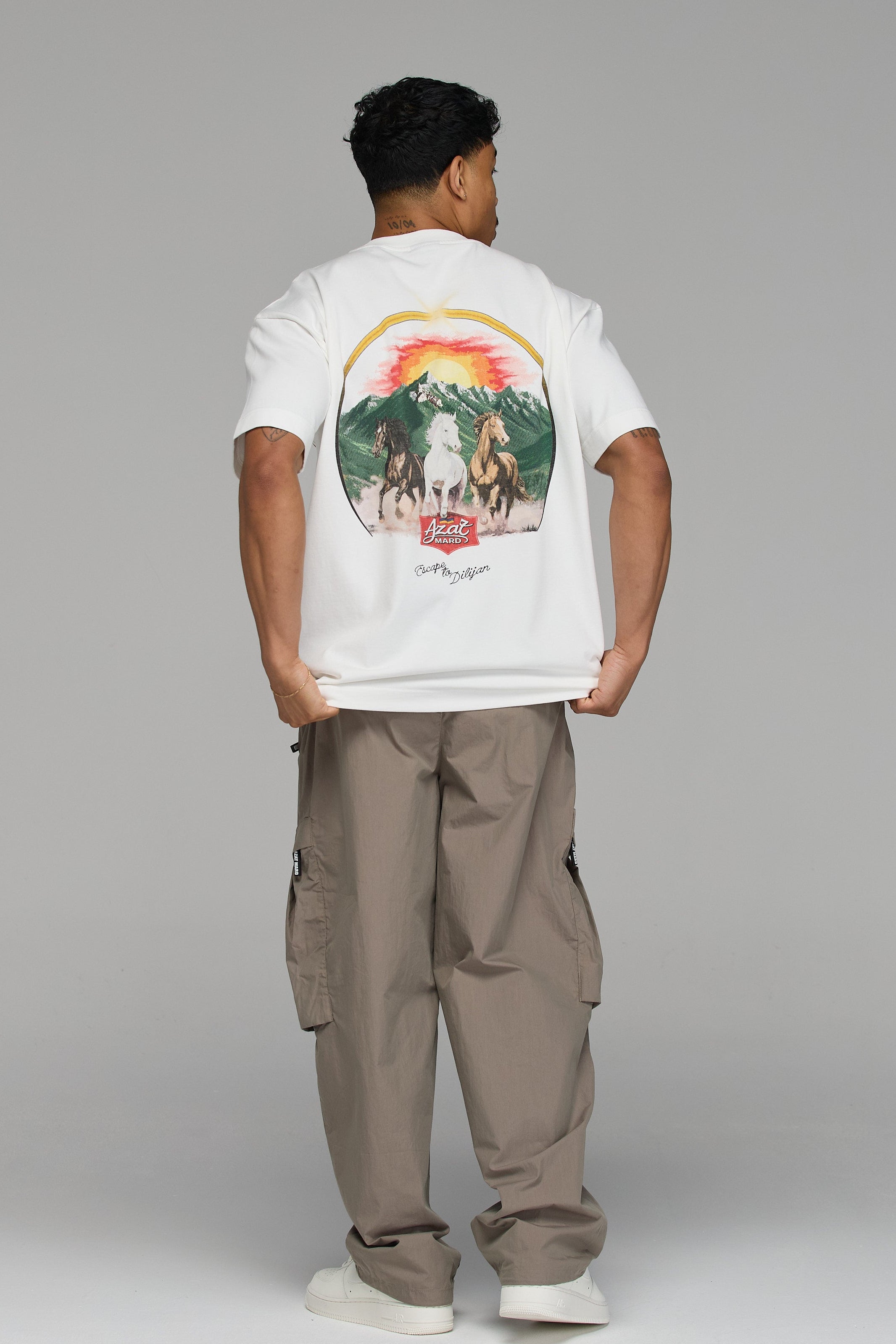 ESCAPE TO DILIJAN VINTAGE WHITE T-SHIRT