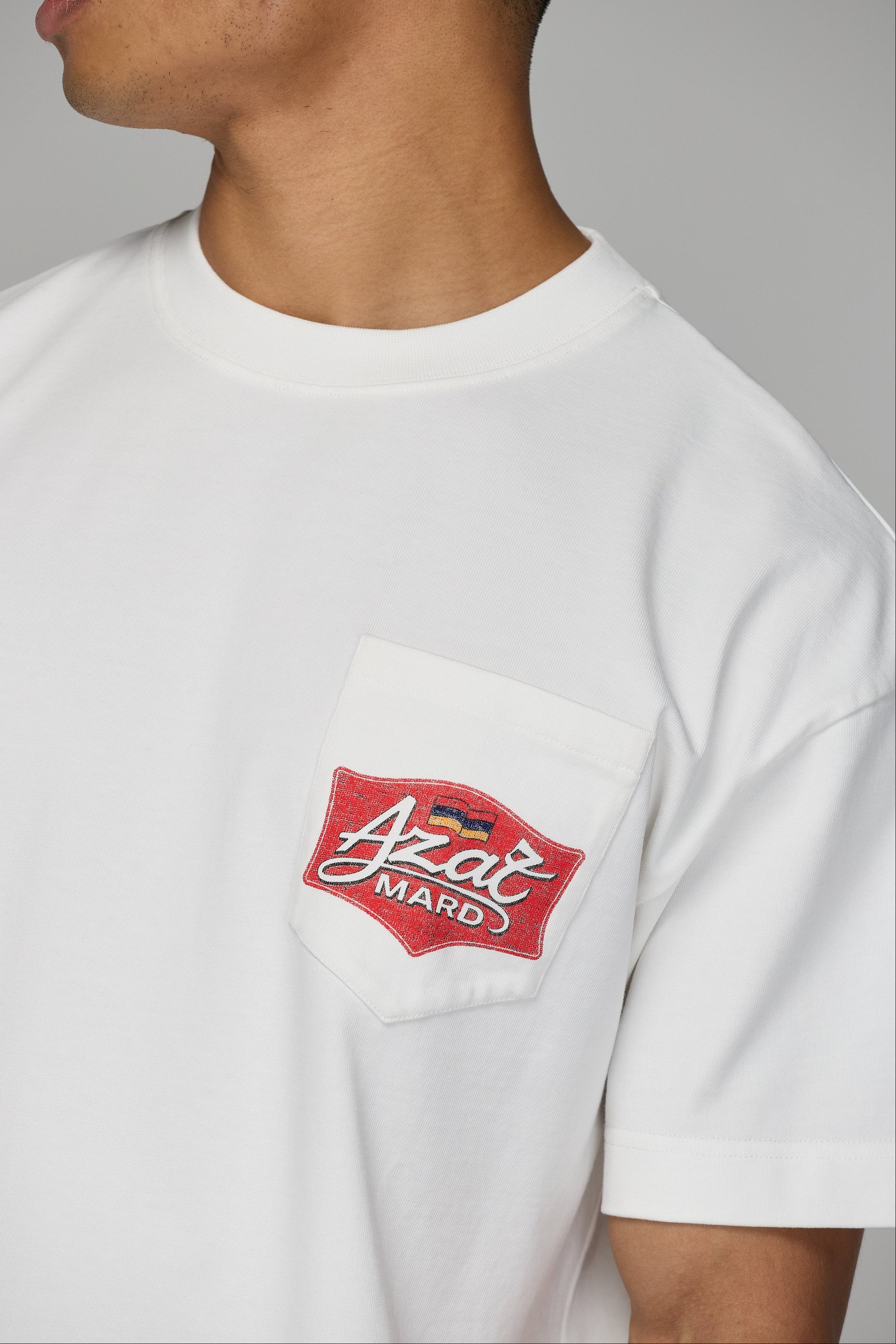 ESCAPE TO DILIJAN VINTAGE WHITE T-SHIRT
