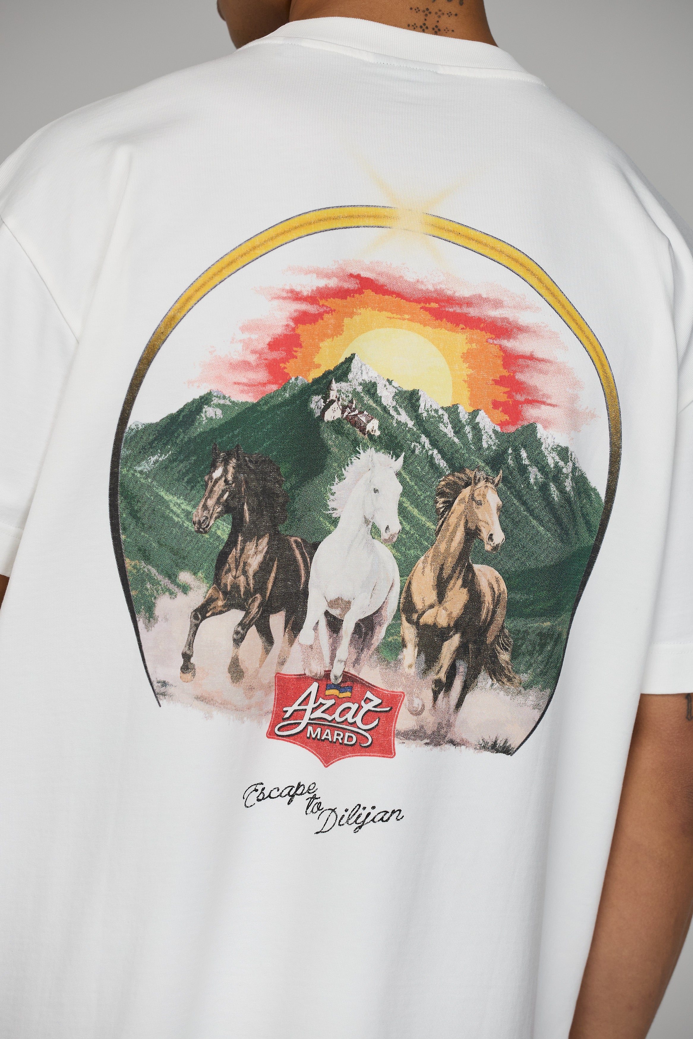 ESCAPE TO DILIJAN VINTAGE WHITE T-SHIRT