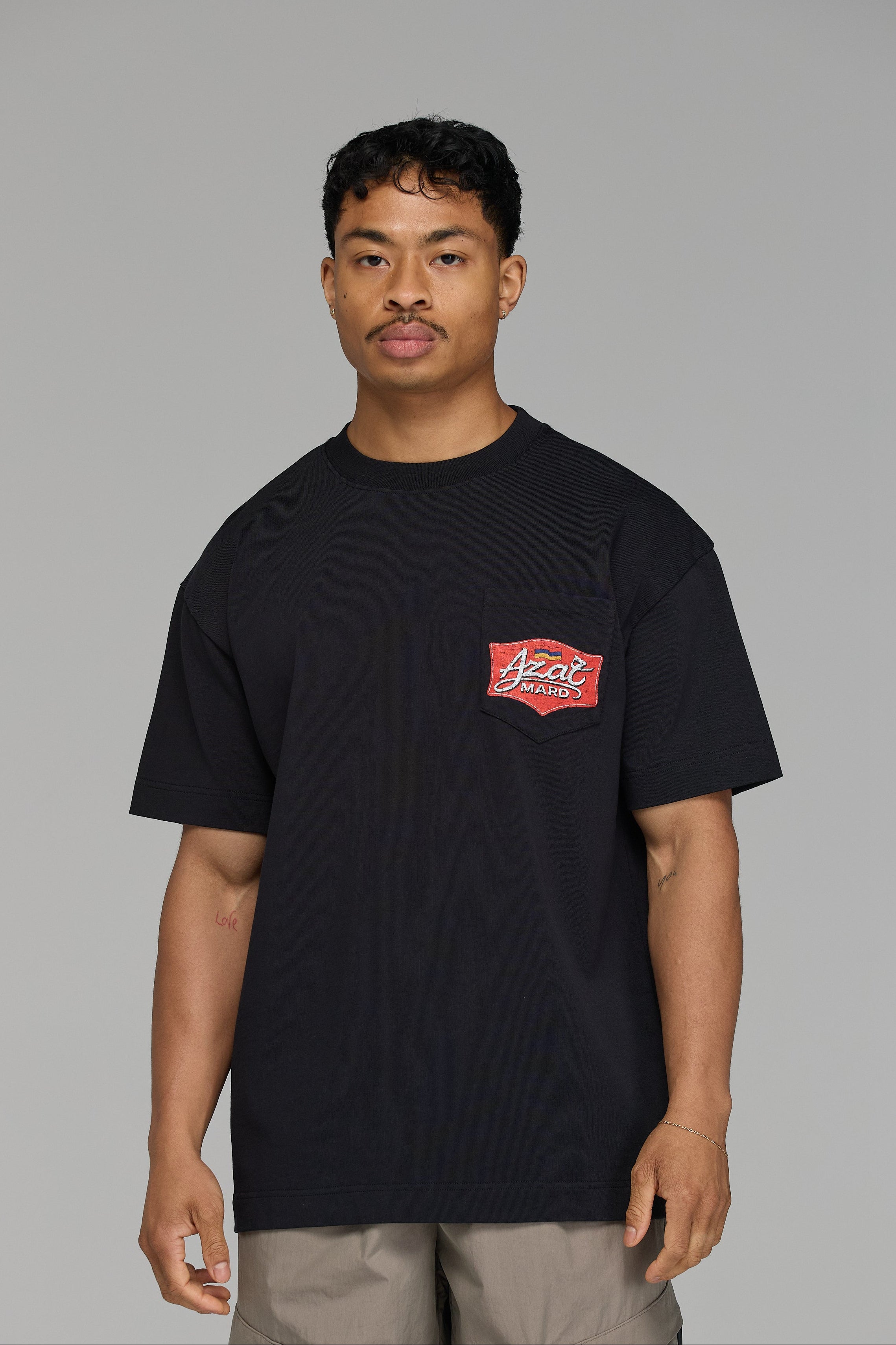 ESCAPE TO DILIJAN BLACK T-SHIRT