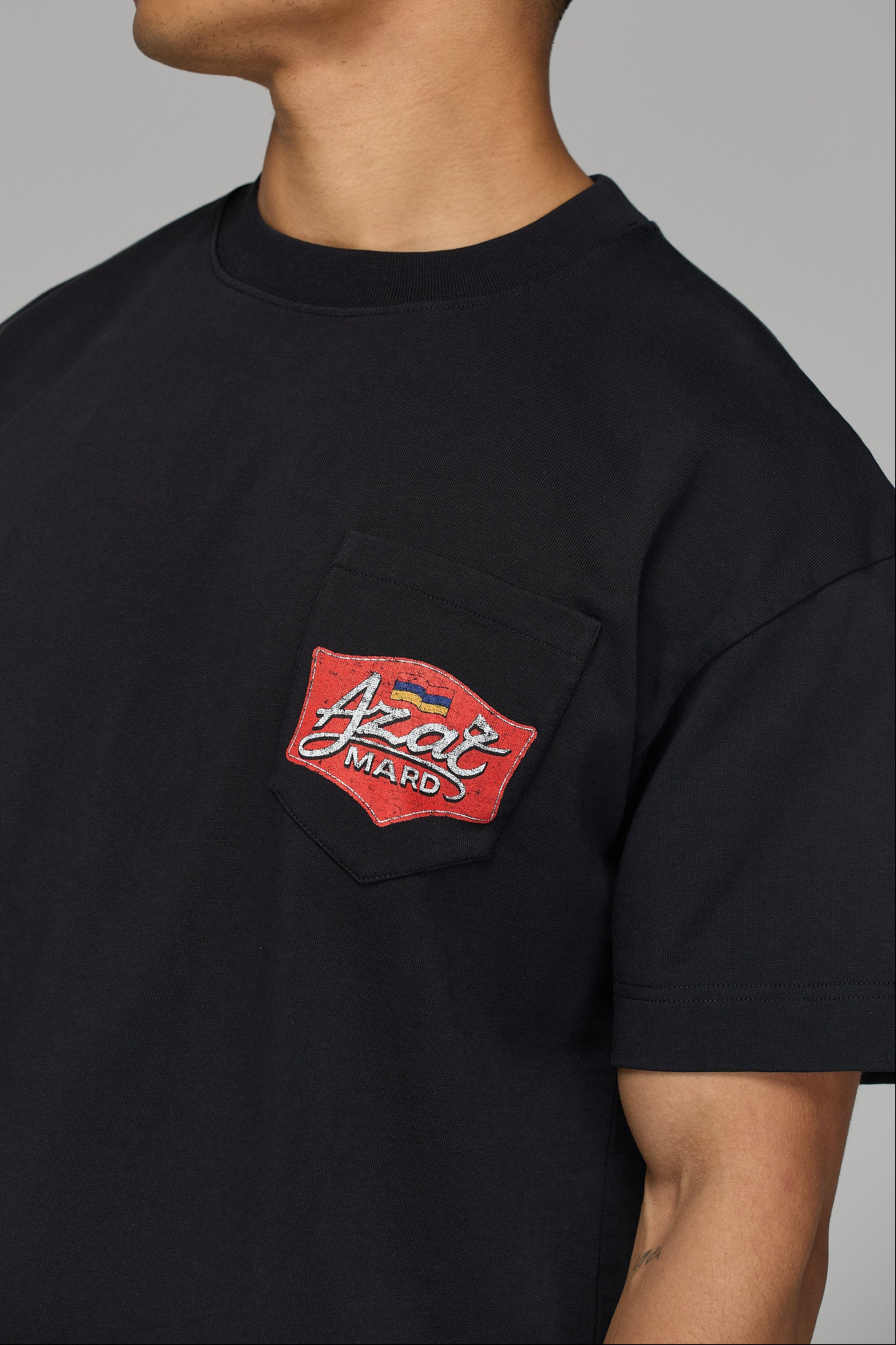 ESCAPE TO DILIJAN BLACK T-SHIRT
