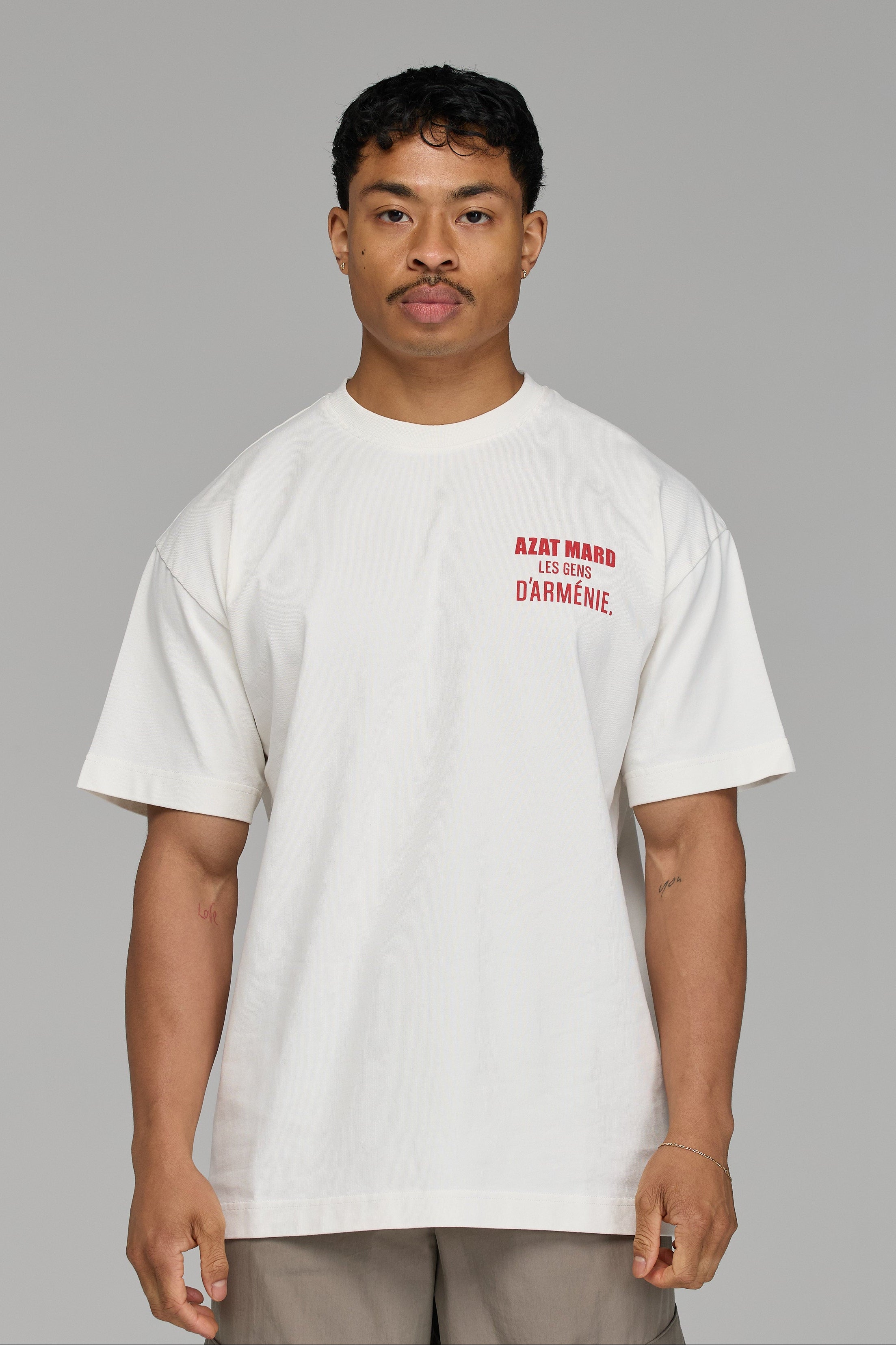 LES GENS VINTAGE WHITE WITH RED T-SHIRT