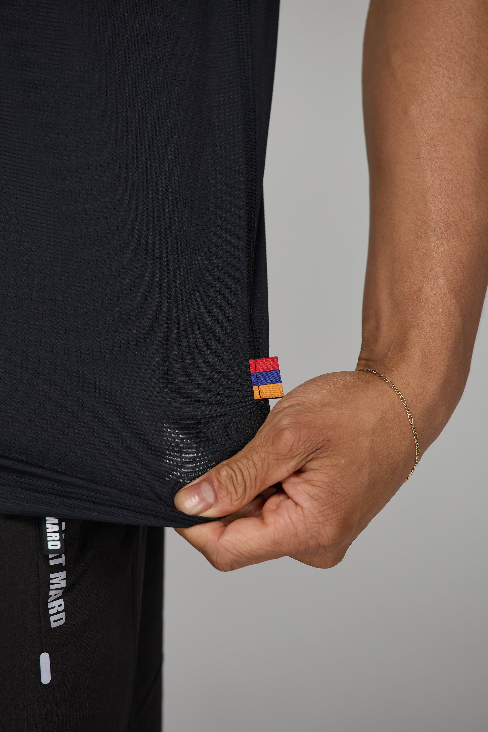 IMPACT LOGO ACTIVE T-SHIRT IN BLACK