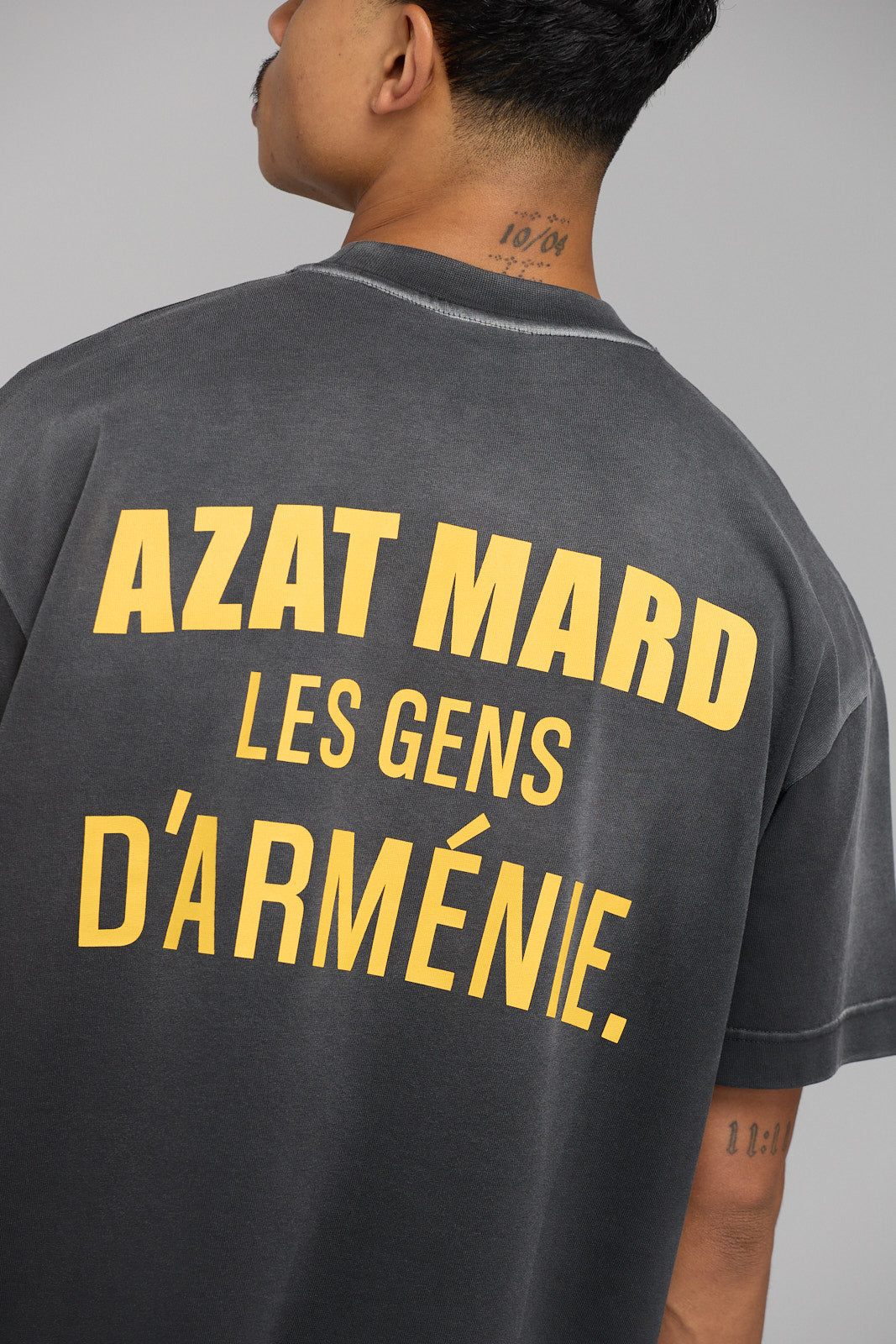 LES GENS WASHED BLACK WITH YELLOW T-SHIRT