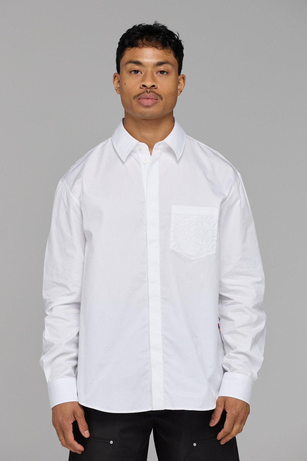 CORE EMBLEM CLASSIC WHITE SHIRT