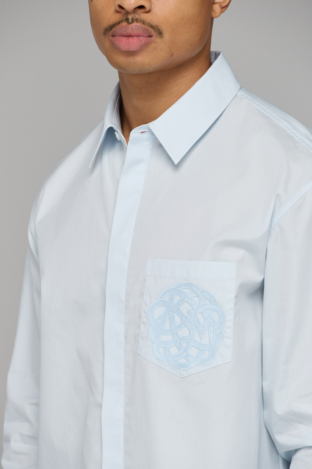 CORE EMBLEM CLASSIC BLUE SHIRT
