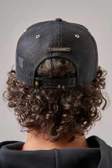 LES GENS BLACK/YELLOW TRUCKER CAP
