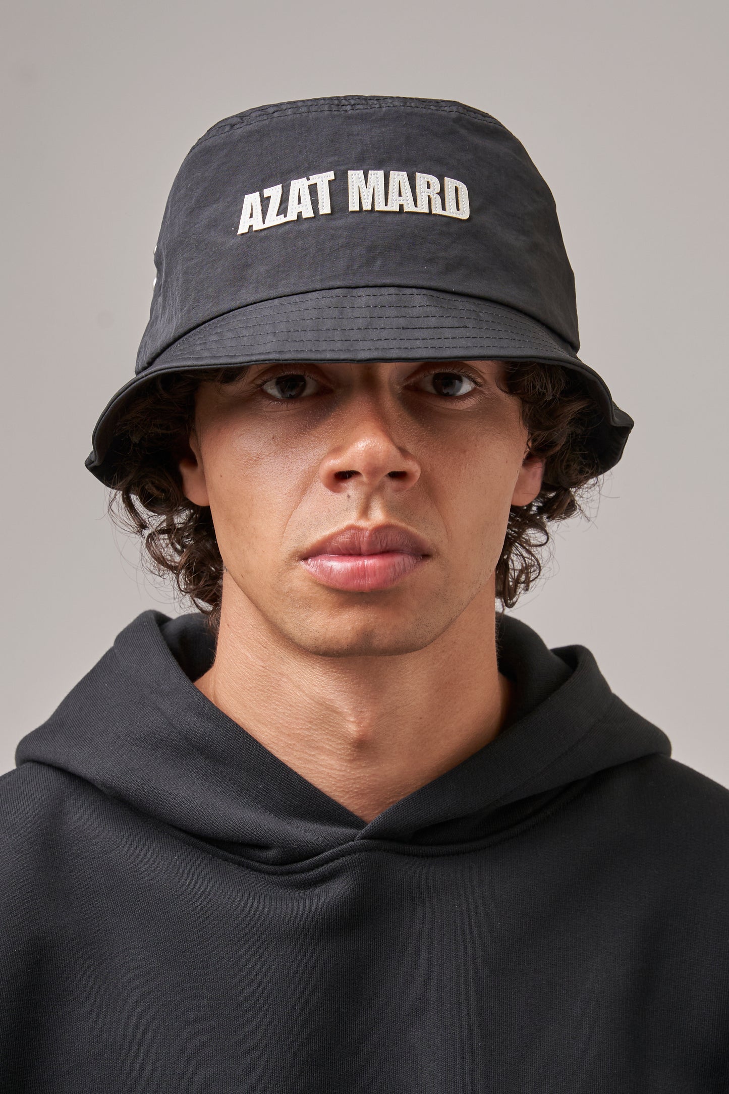 BLACK AZAT MARD BUCKET HAT