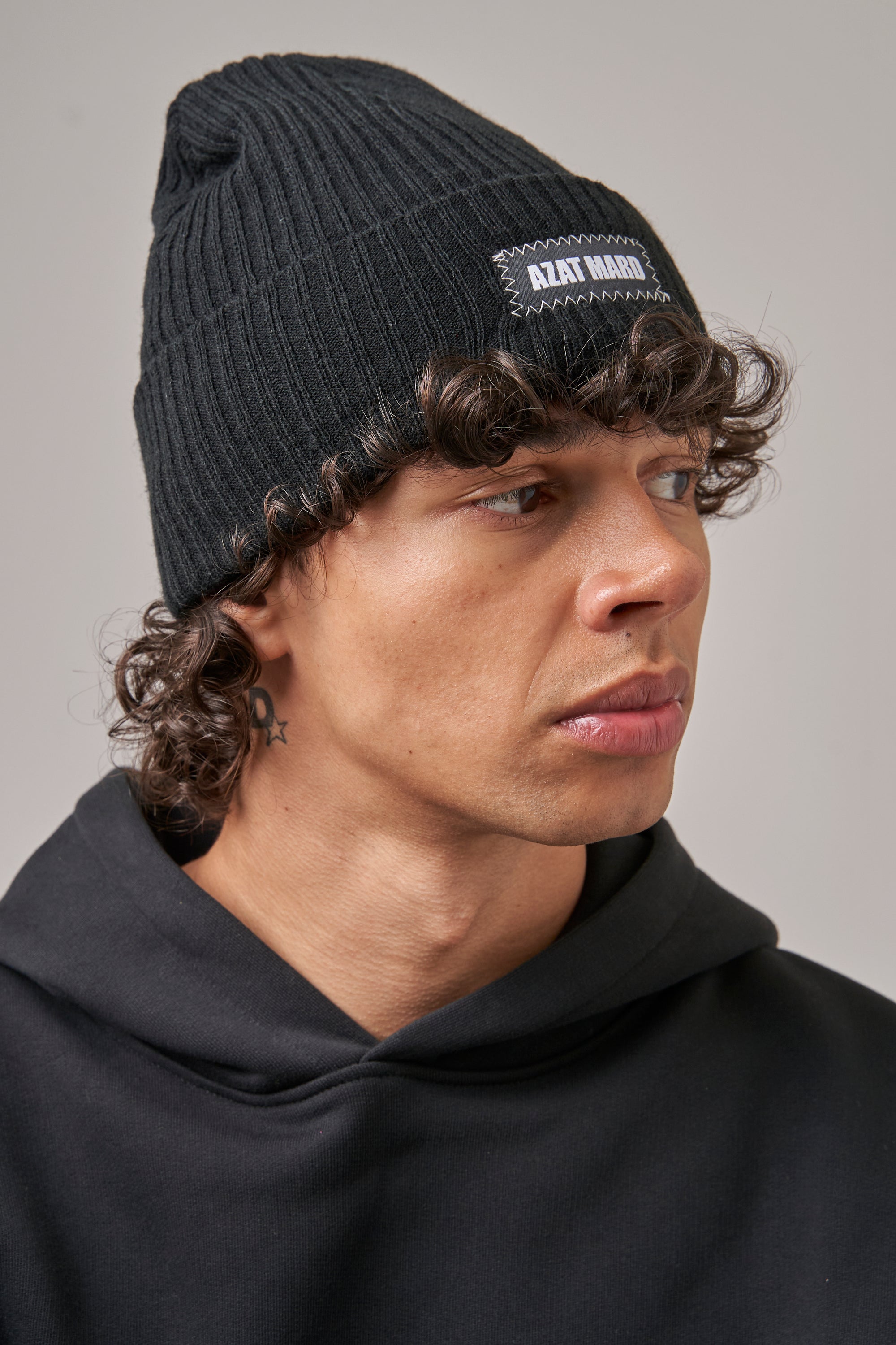 BLACK BEANIE HAT