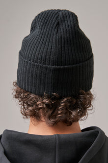 BLACK BEANIE HAT