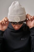 Մուգ Սպիտակ Ski Գործված Գլխարկ