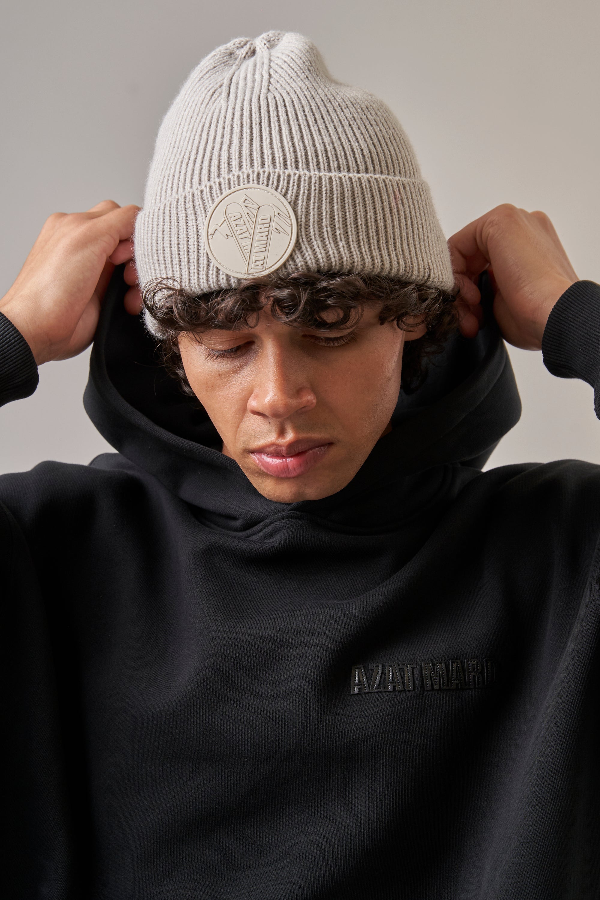 Մուգ Սպիտակ Ski Գործված Գլխարկ