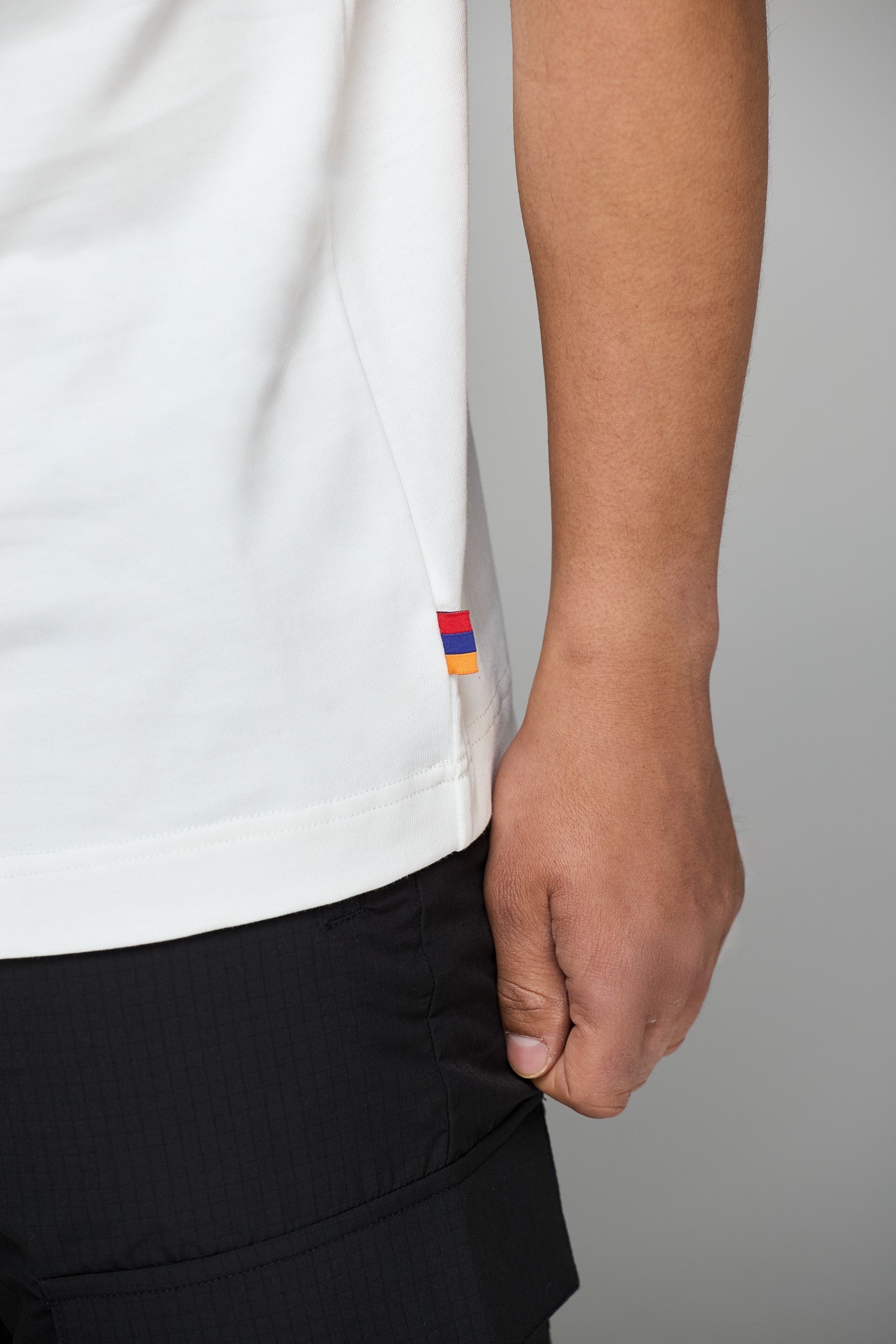 SPECIAL EDITION AZAT MARD X BALIAN VASE T-SHIRT – OFF WHITE