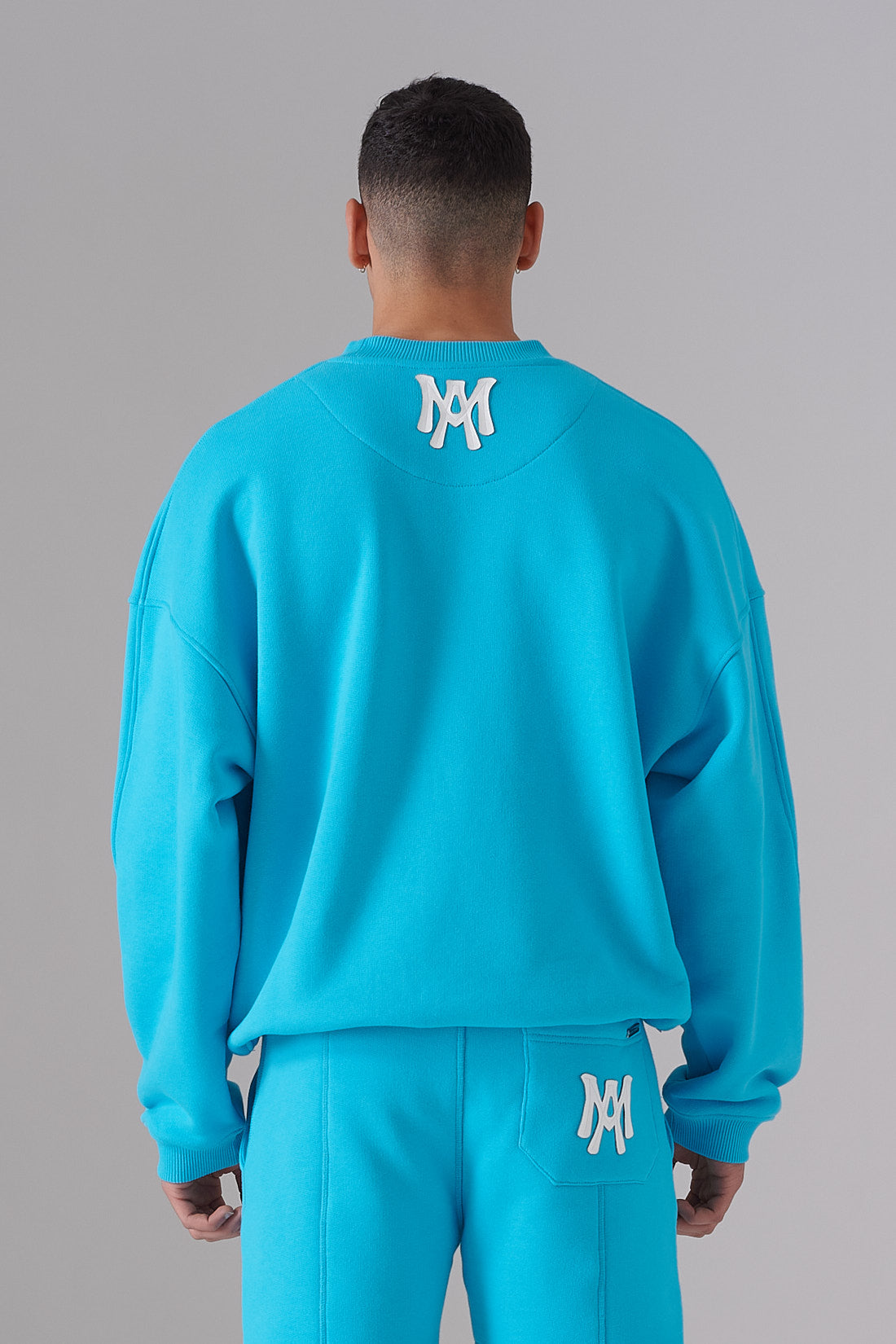 Փիրուզագույն Սվիտեր