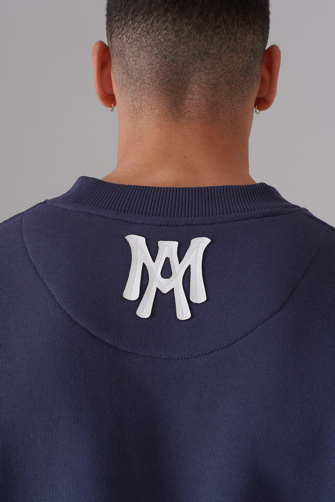 Մուգ Մոխրագույն Սվիտեր